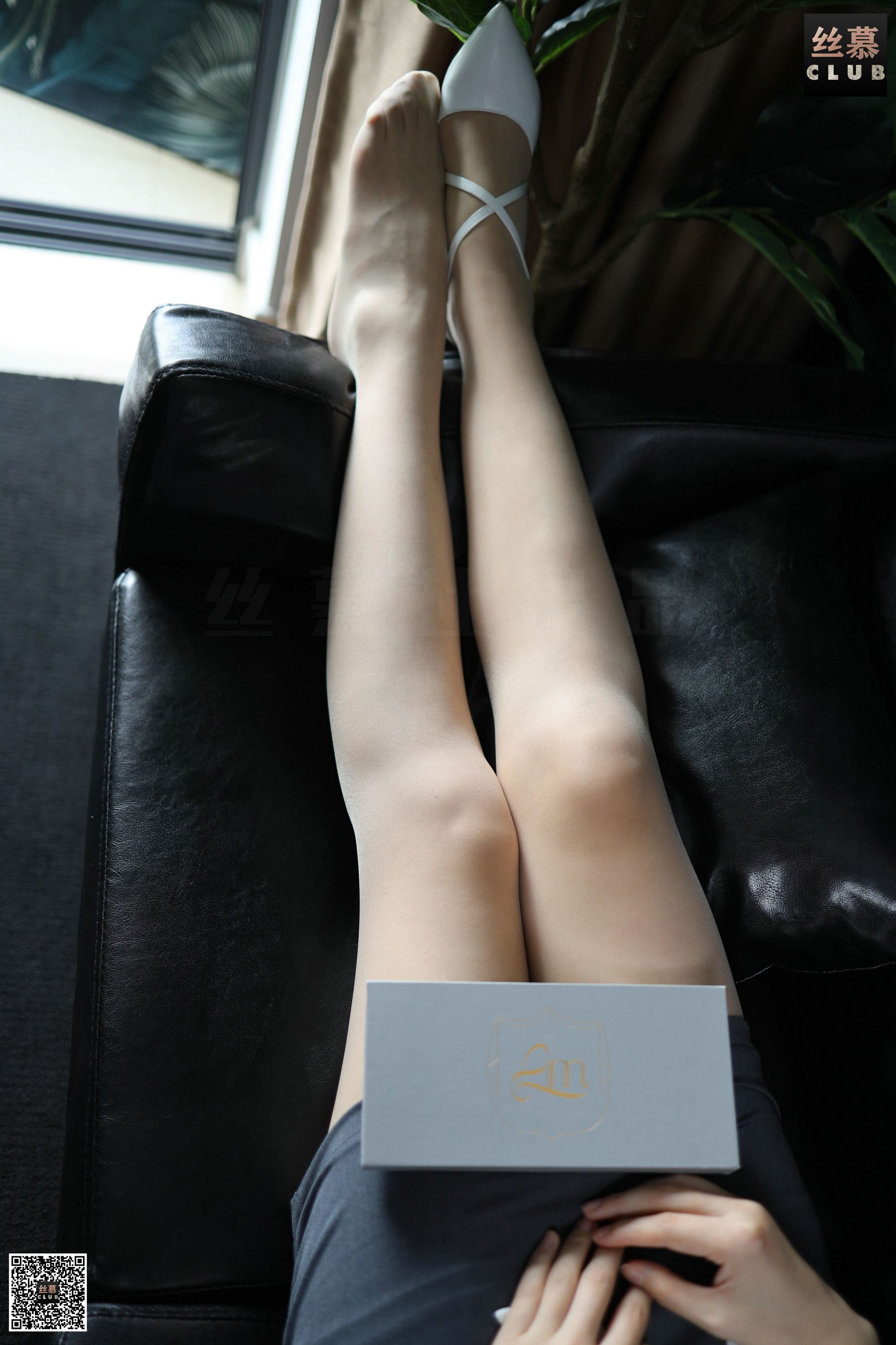 丝慕写真 SM112 新模 – 白色高跟鞋