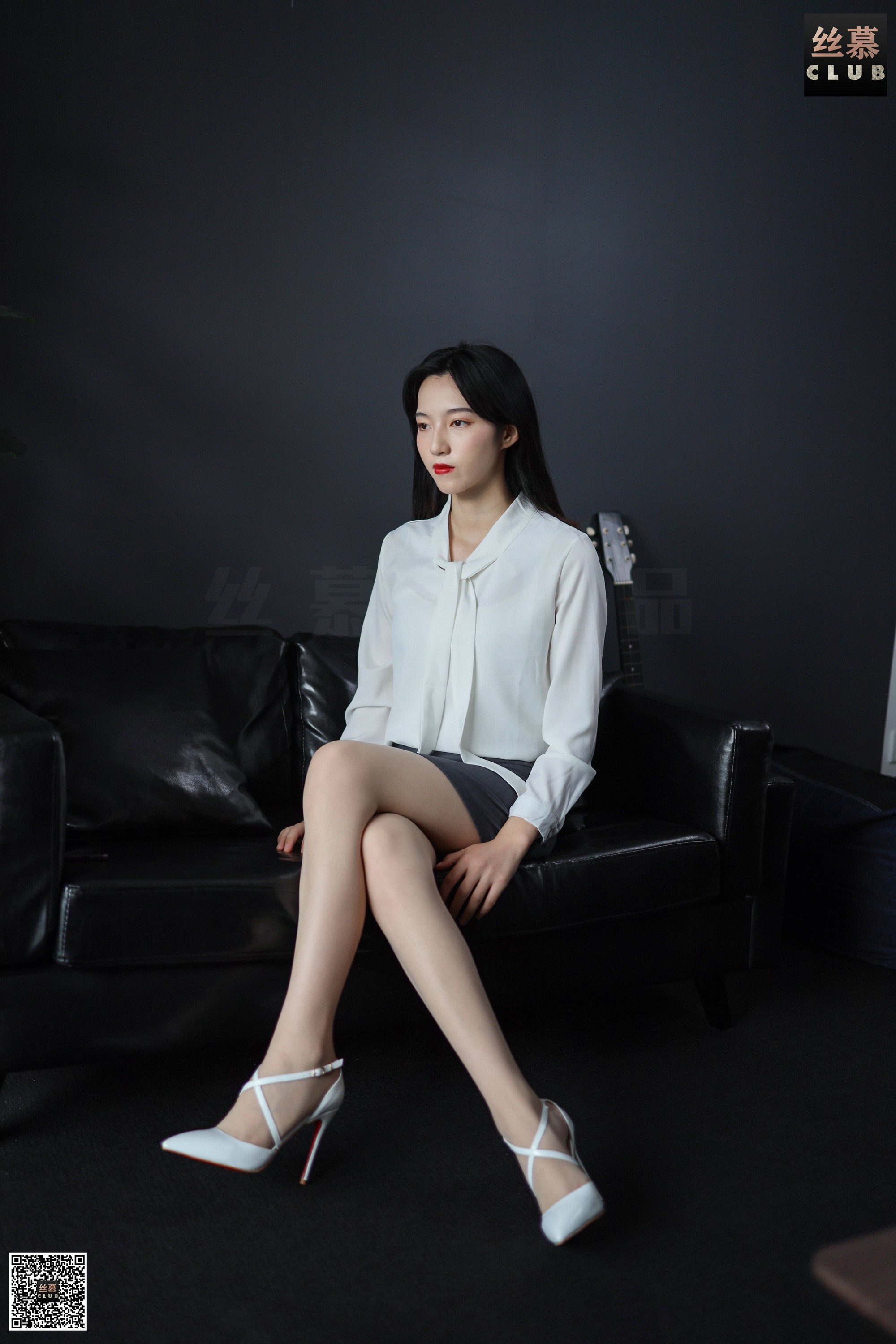 丝慕写真 SM112 新模 – 白色高跟鞋
