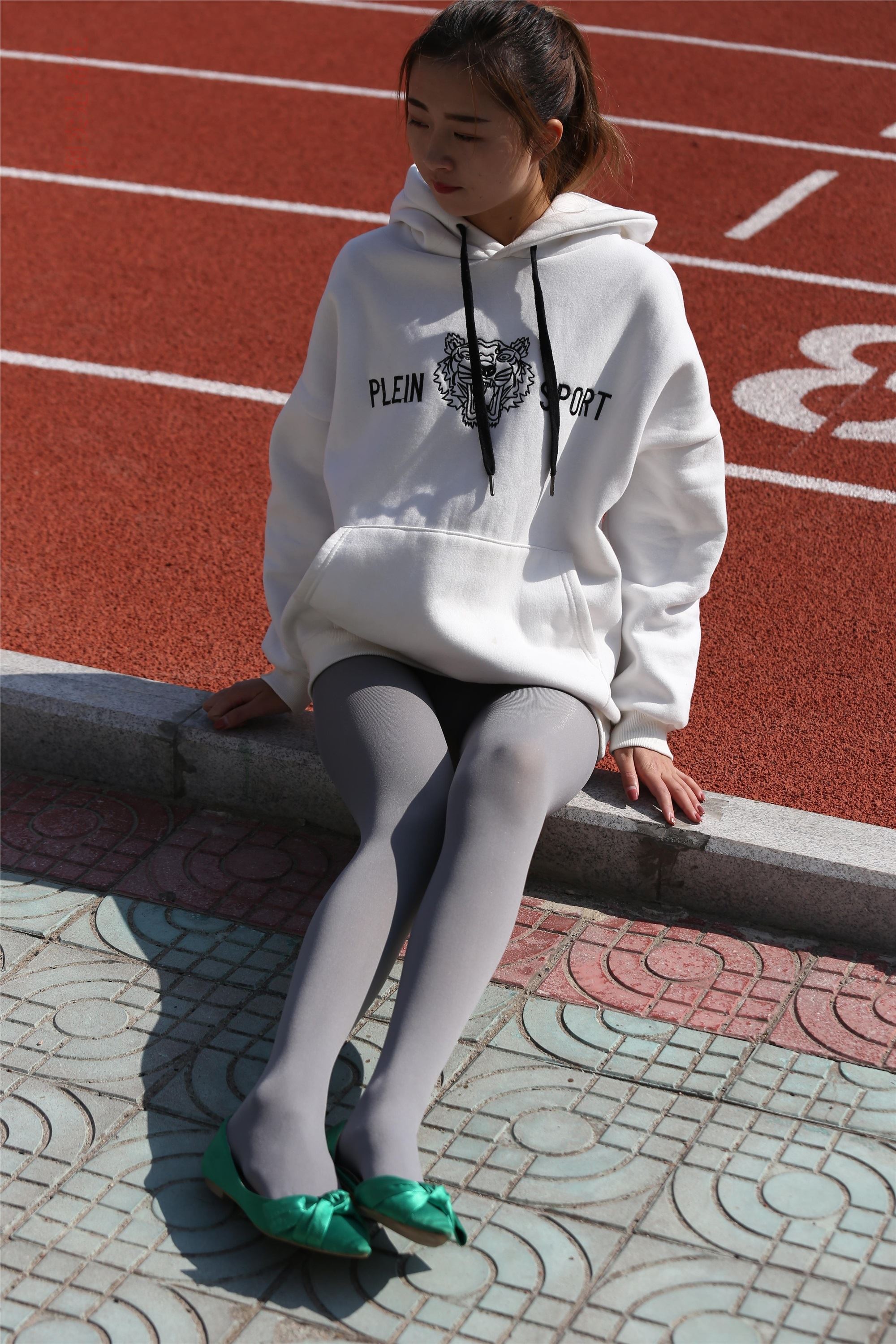 大西瓜美女图片 Z6-2 模特1 灰丝热705P2