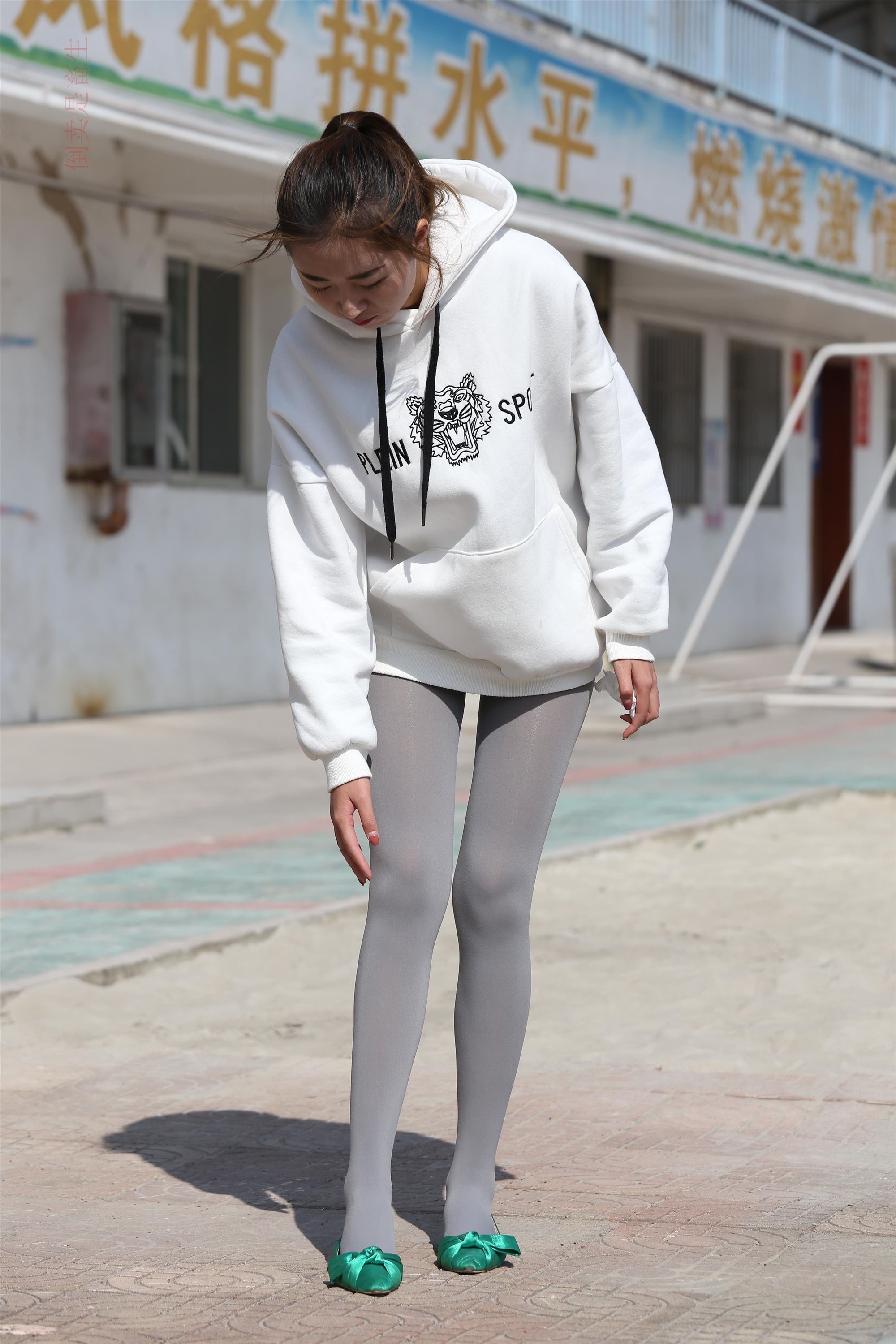 大西瓜美女图片 Z6-2 模特1 灰丝热705P2