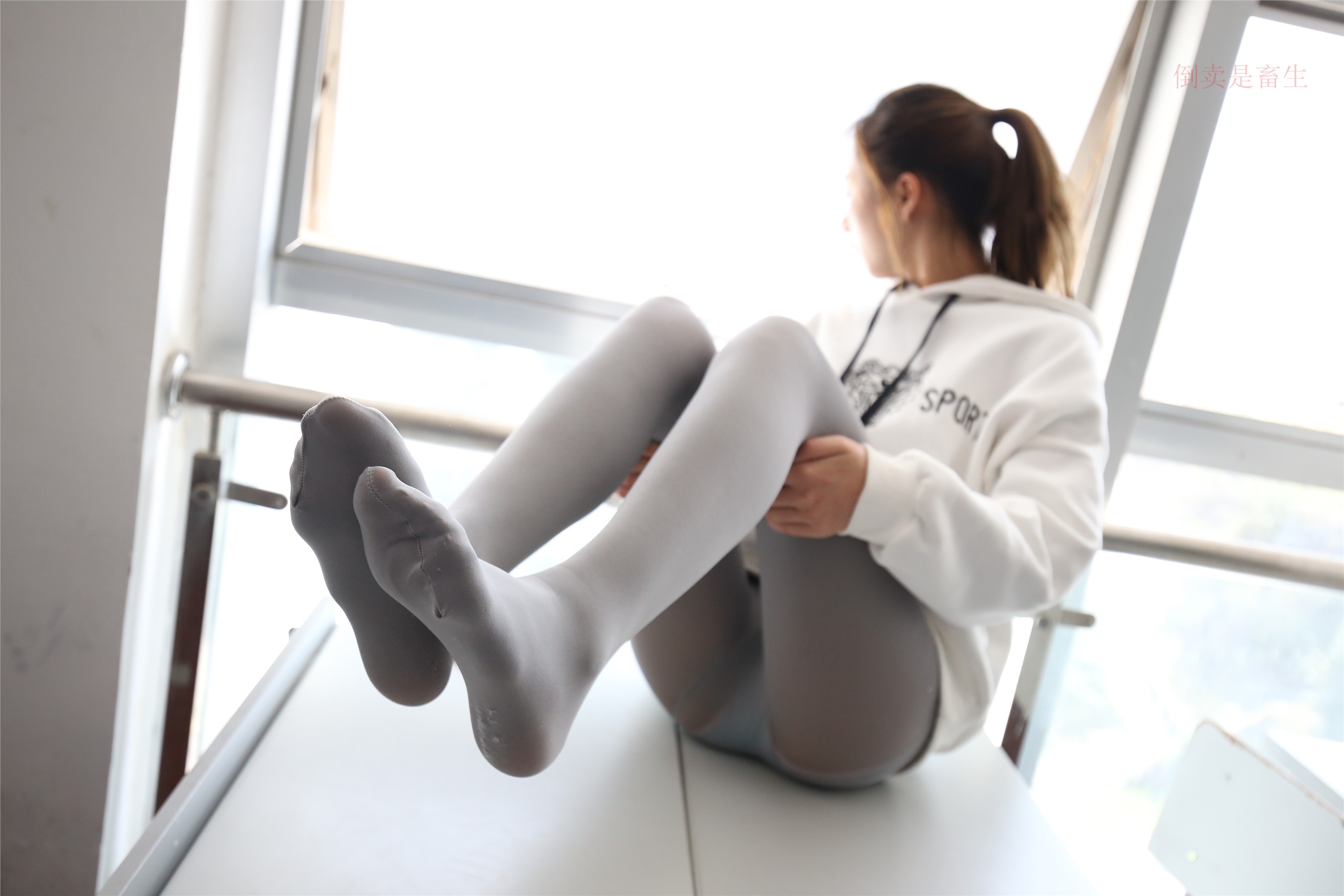 大西瓜美女图片 Z6-2 模特1 灰丝热705P3