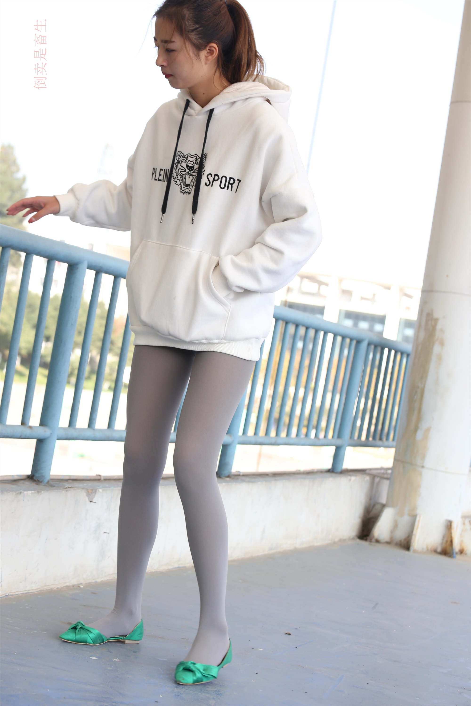 大西瓜美女图片 Z6-2 模特1 灰丝热705P3