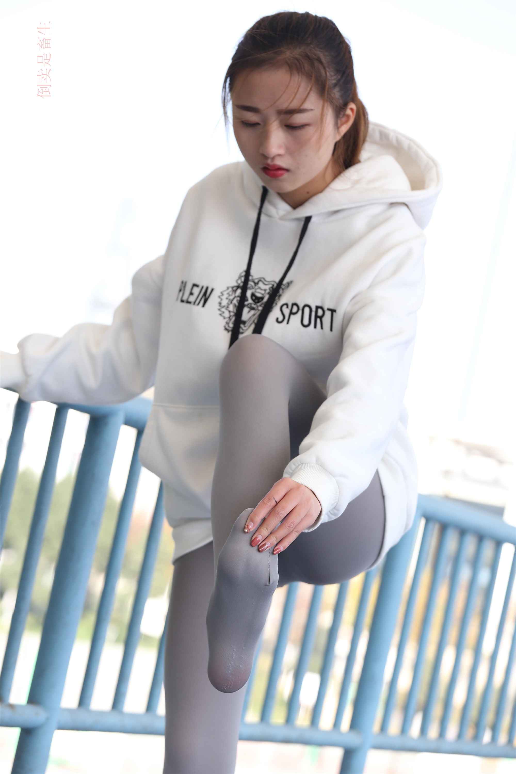 大西瓜美女图片 Z6-2 模特1 灰丝热705P3