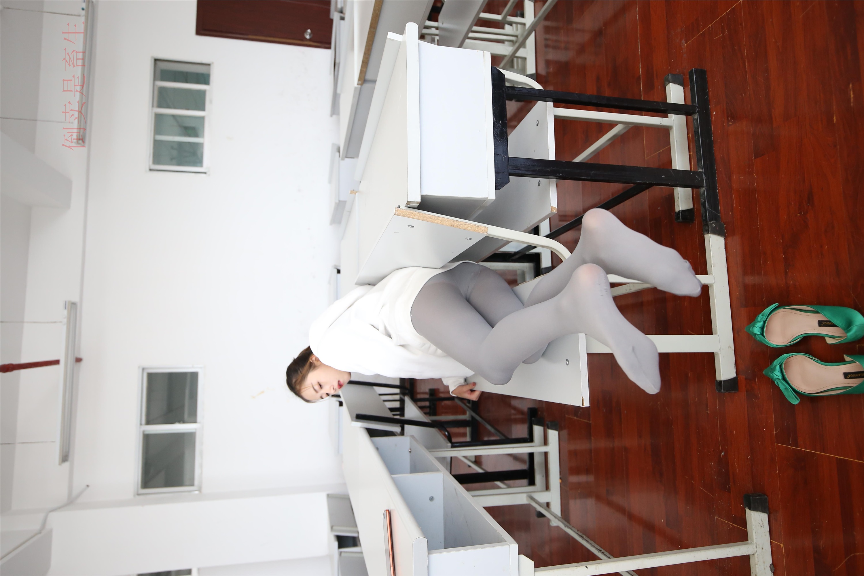 大西瓜美女图片 Z6-2 模特1 灰丝热705P4