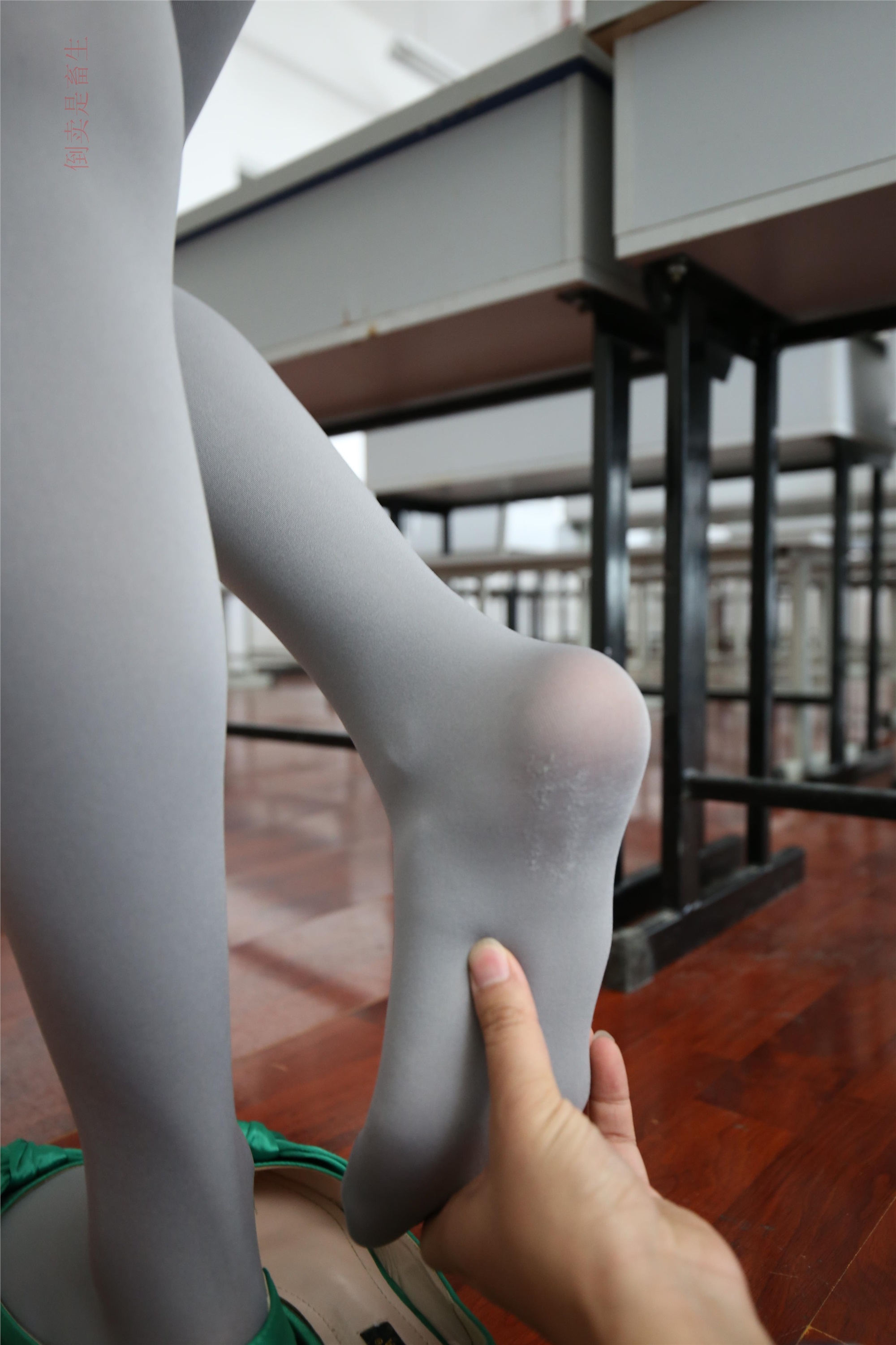 大西瓜美女图片 Z6-2 模特1 灰丝热705P4