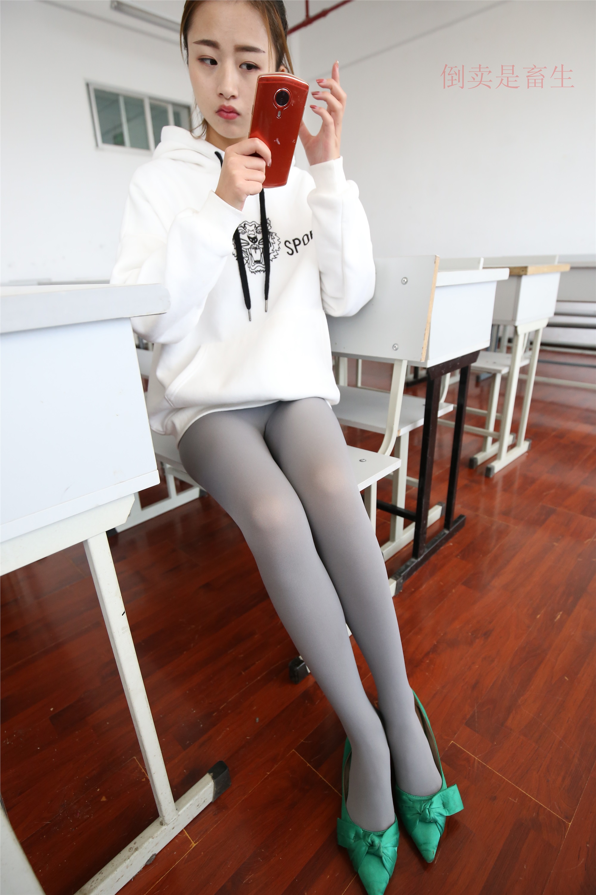 大西瓜美女图片 Z6-2 模特1 灰丝热705P4