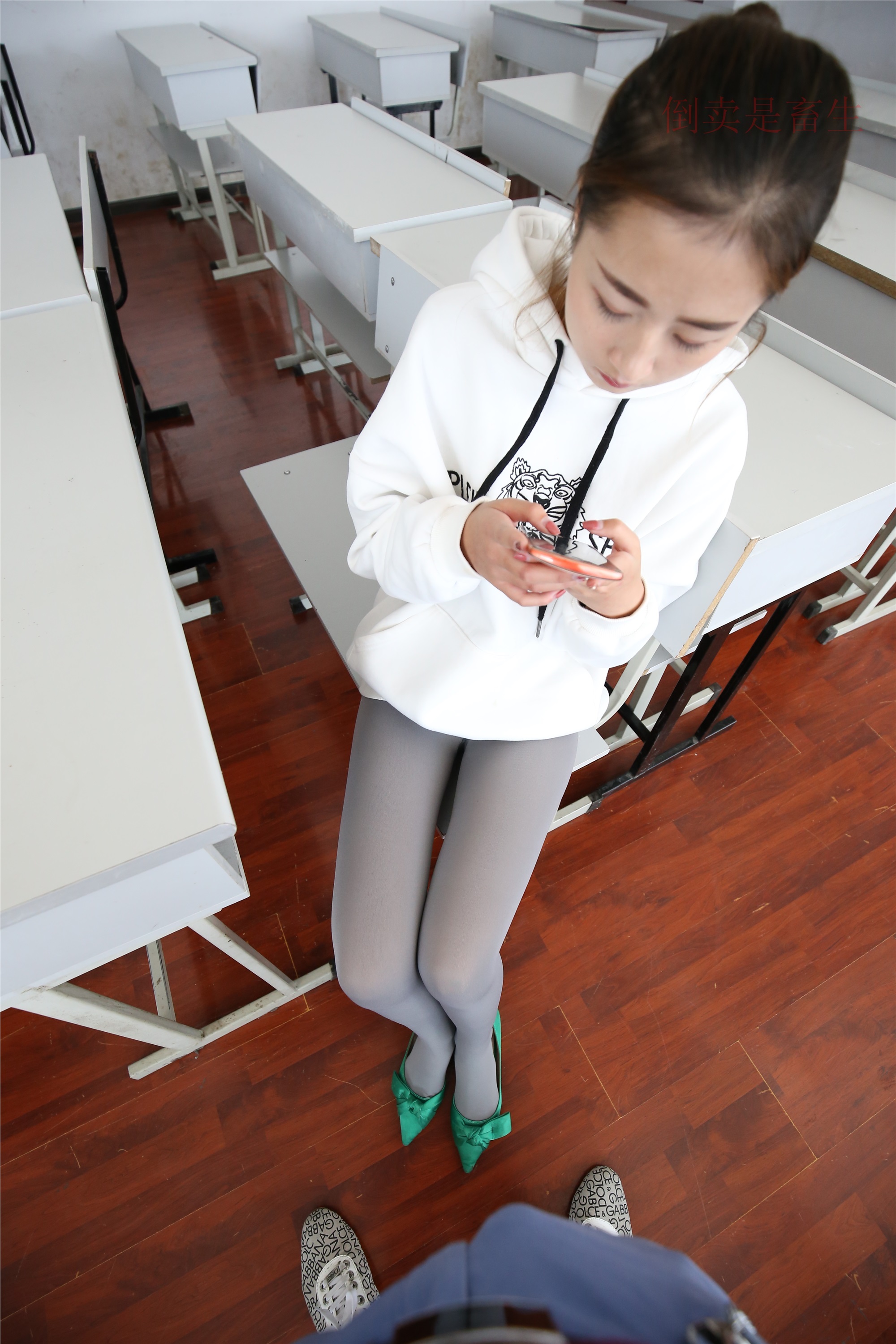 大西瓜美女图片 Z6-2 模特1 灰丝热705P5