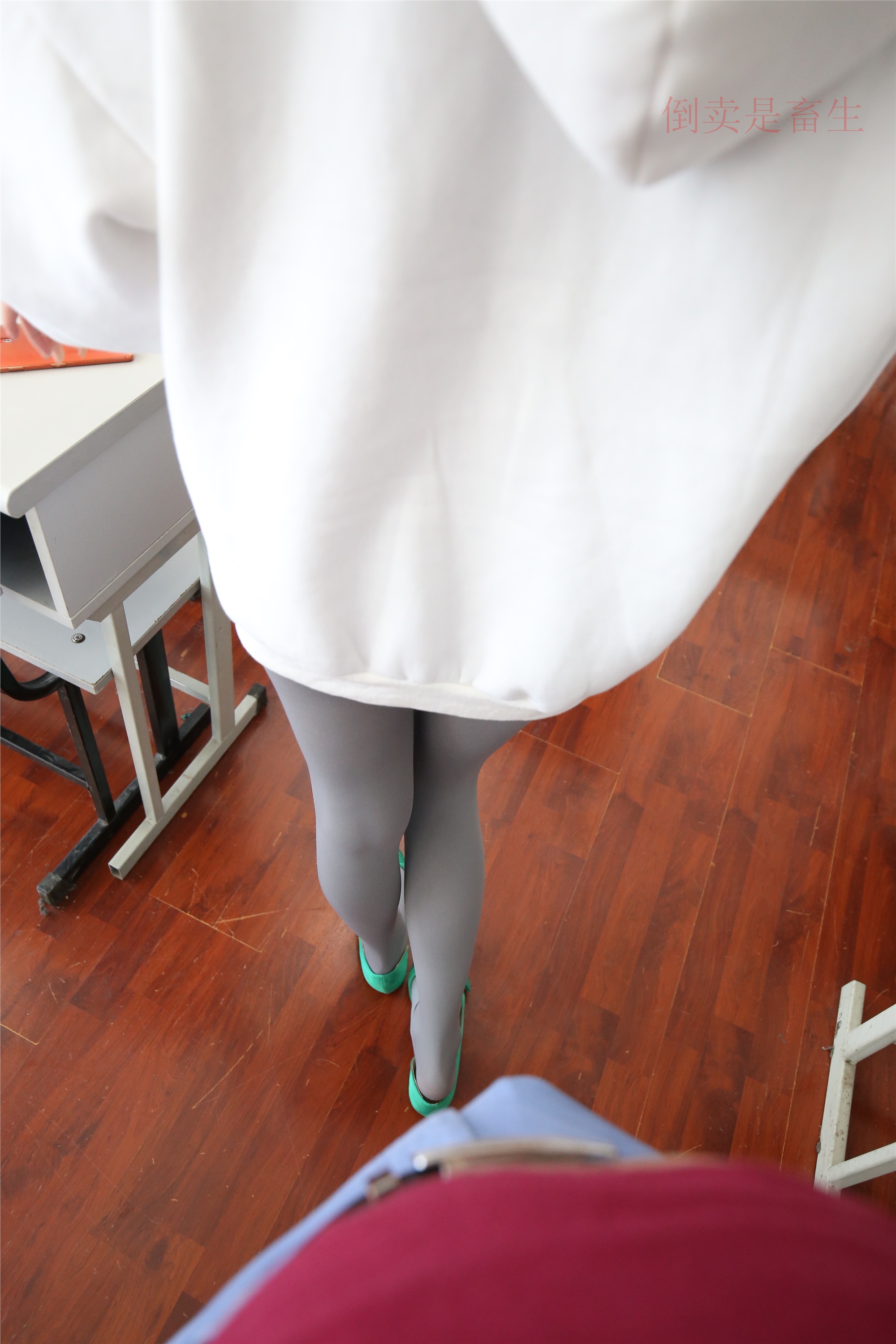 大西瓜美女图片 Z6-2 模特1 灰丝热705P5