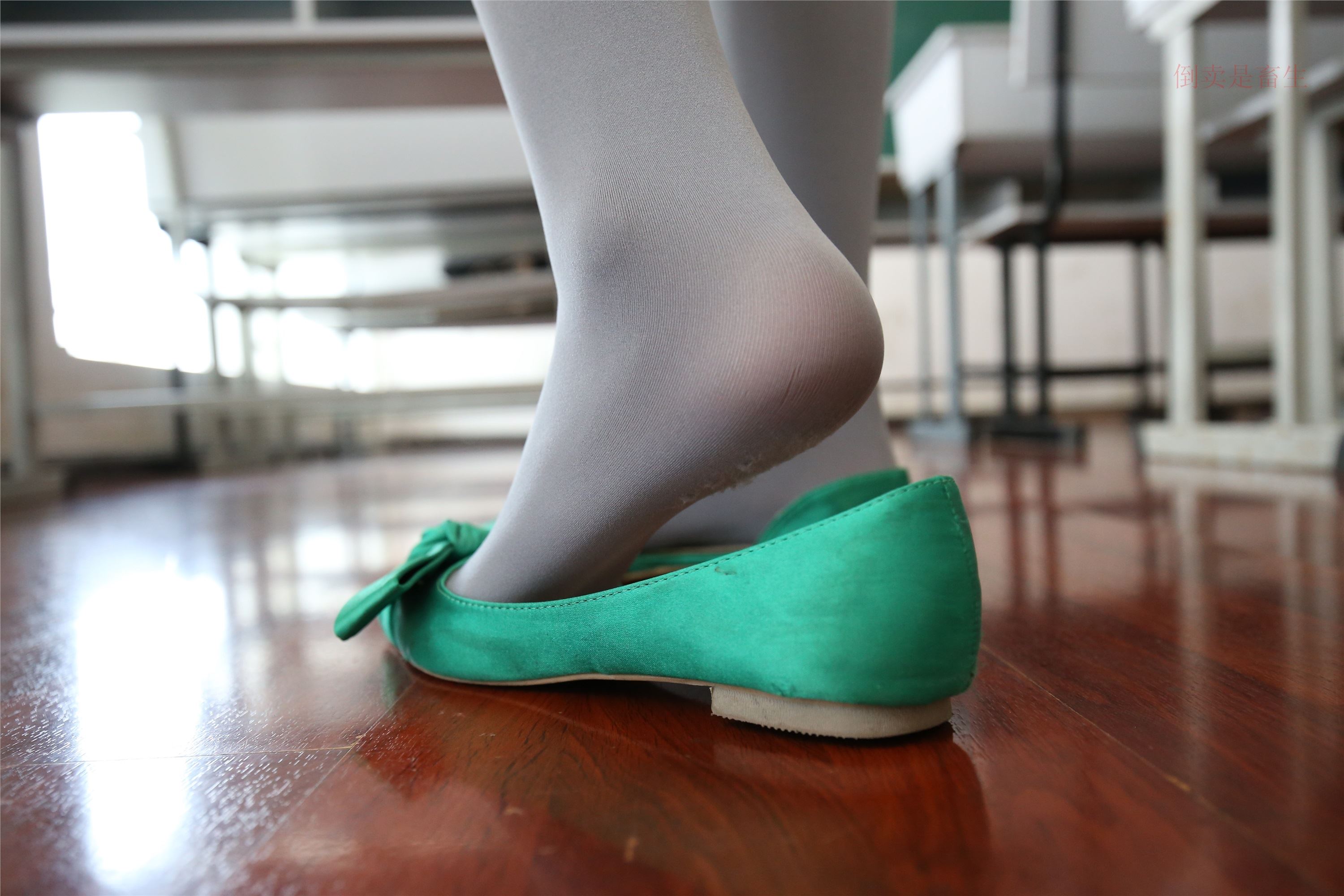 大西瓜美女图片 Z6-2 模特1 灰丝热705P5