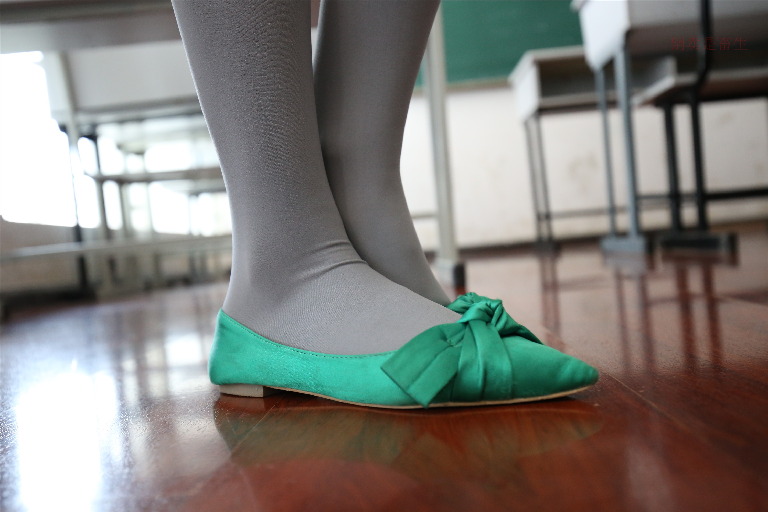 大西瓜美女图片 Z6-2 模特1 灰丝热705P5