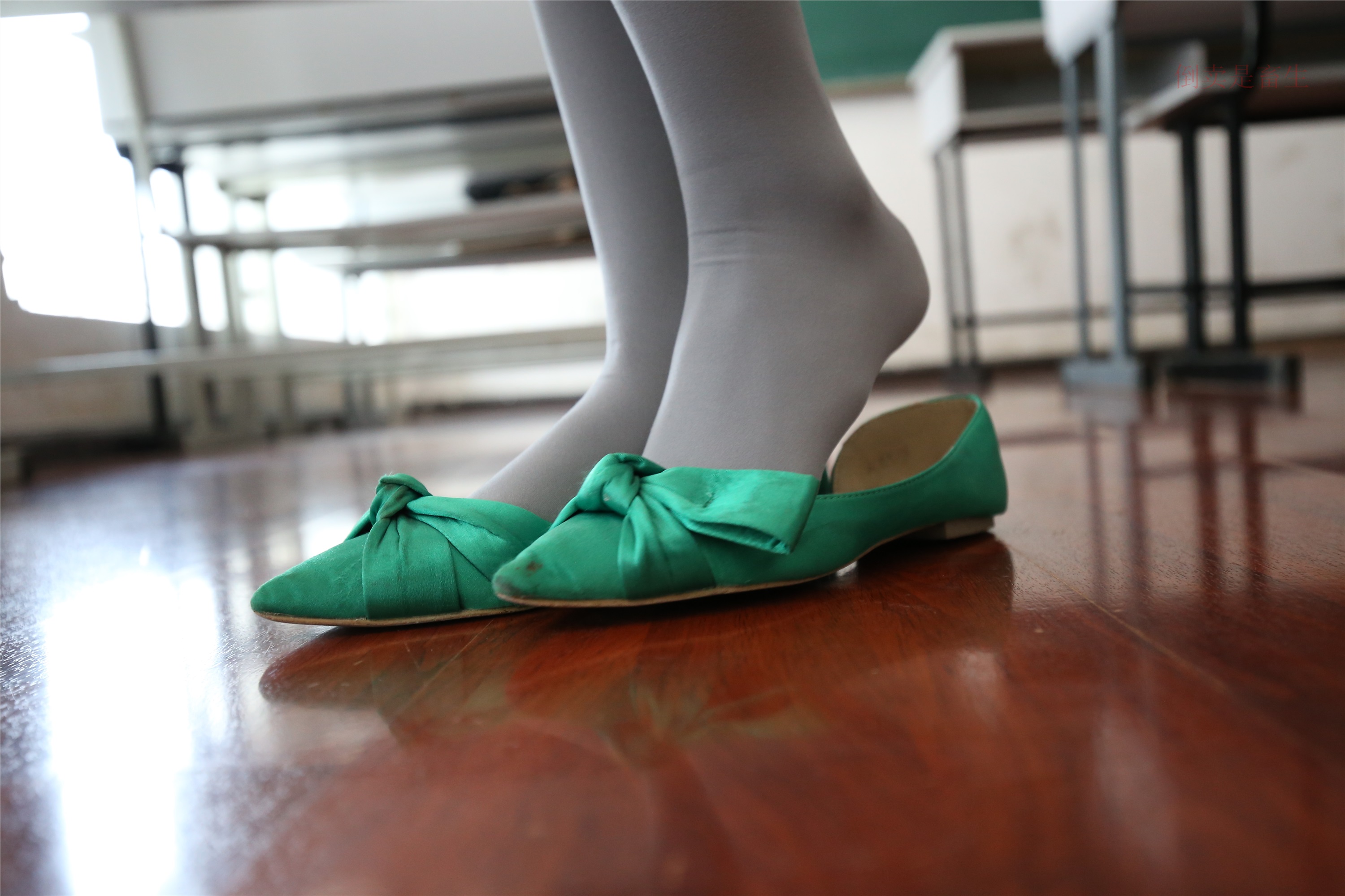 大西瓜美女图片 Z6-2 模特1 灰丝热705P5