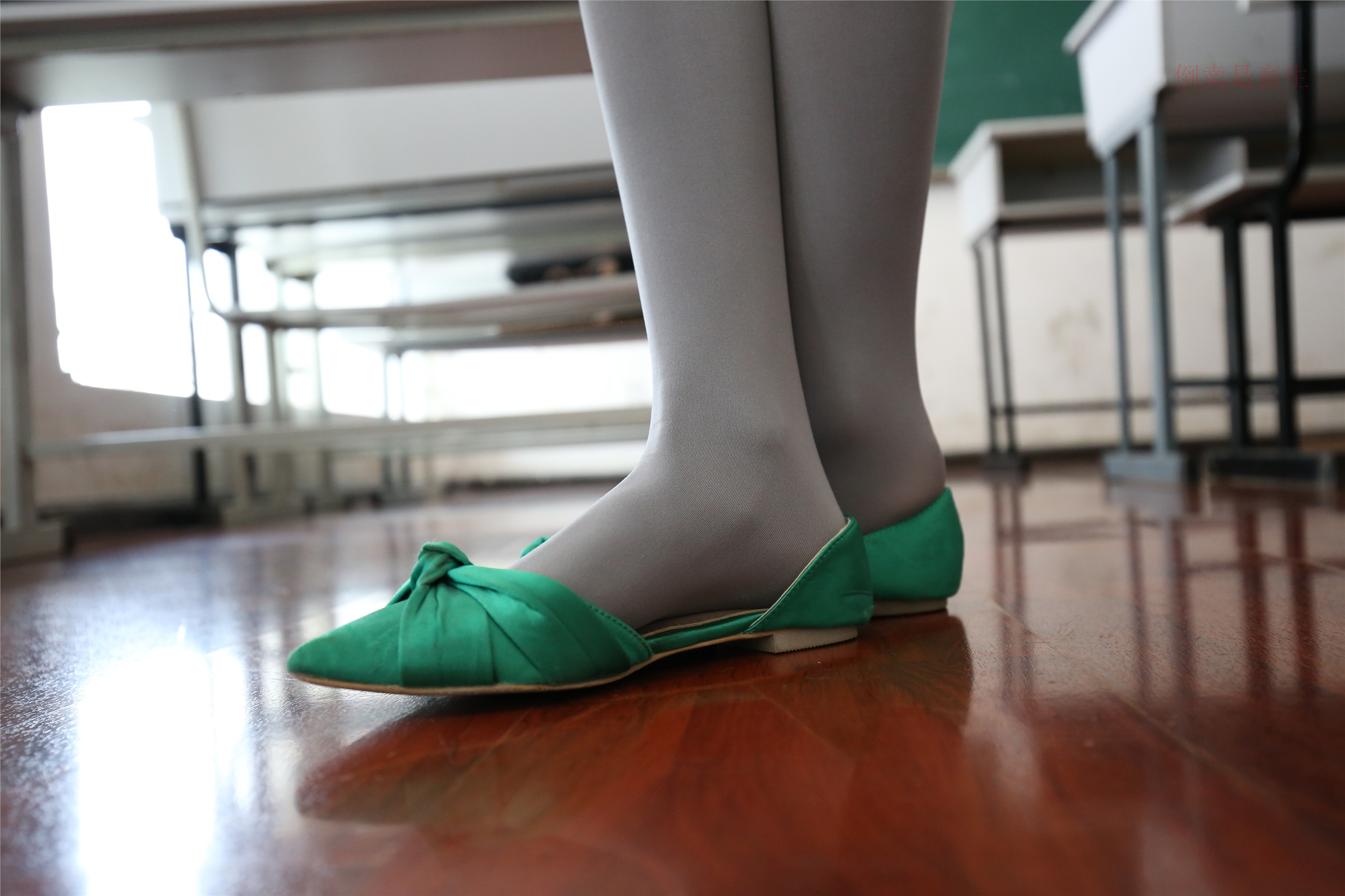 大西瓜美女图片 Z6-2 模特1 灰丝热705P5