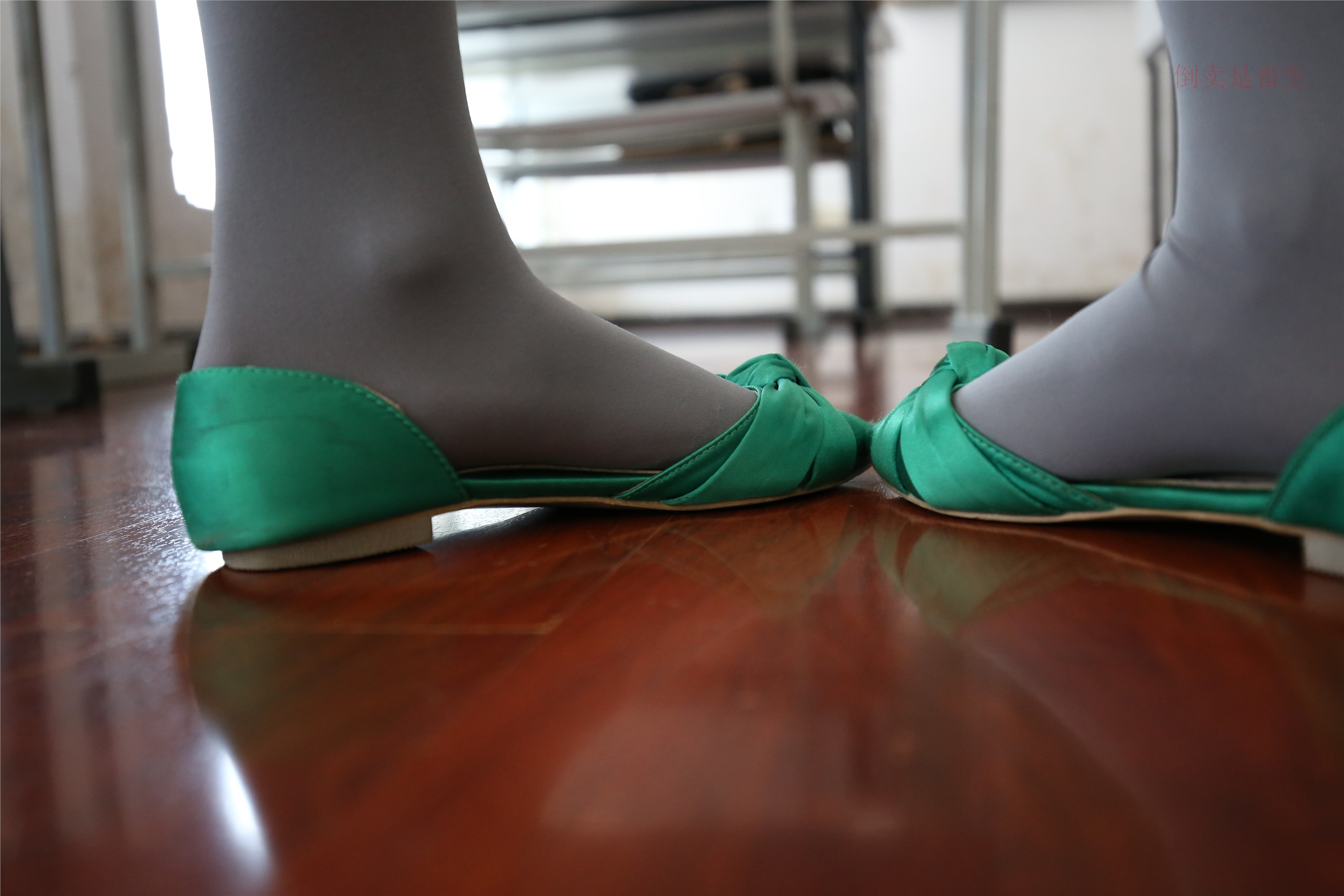 大西瓜美女图片 Z6-2 模特1 灰丝热705P5