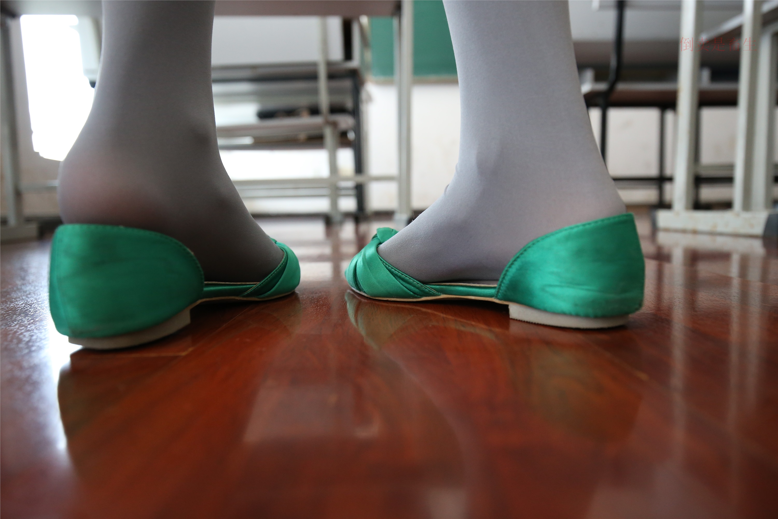 大西瓜美女图片 Z6-2 模特1 灰丝热705P5