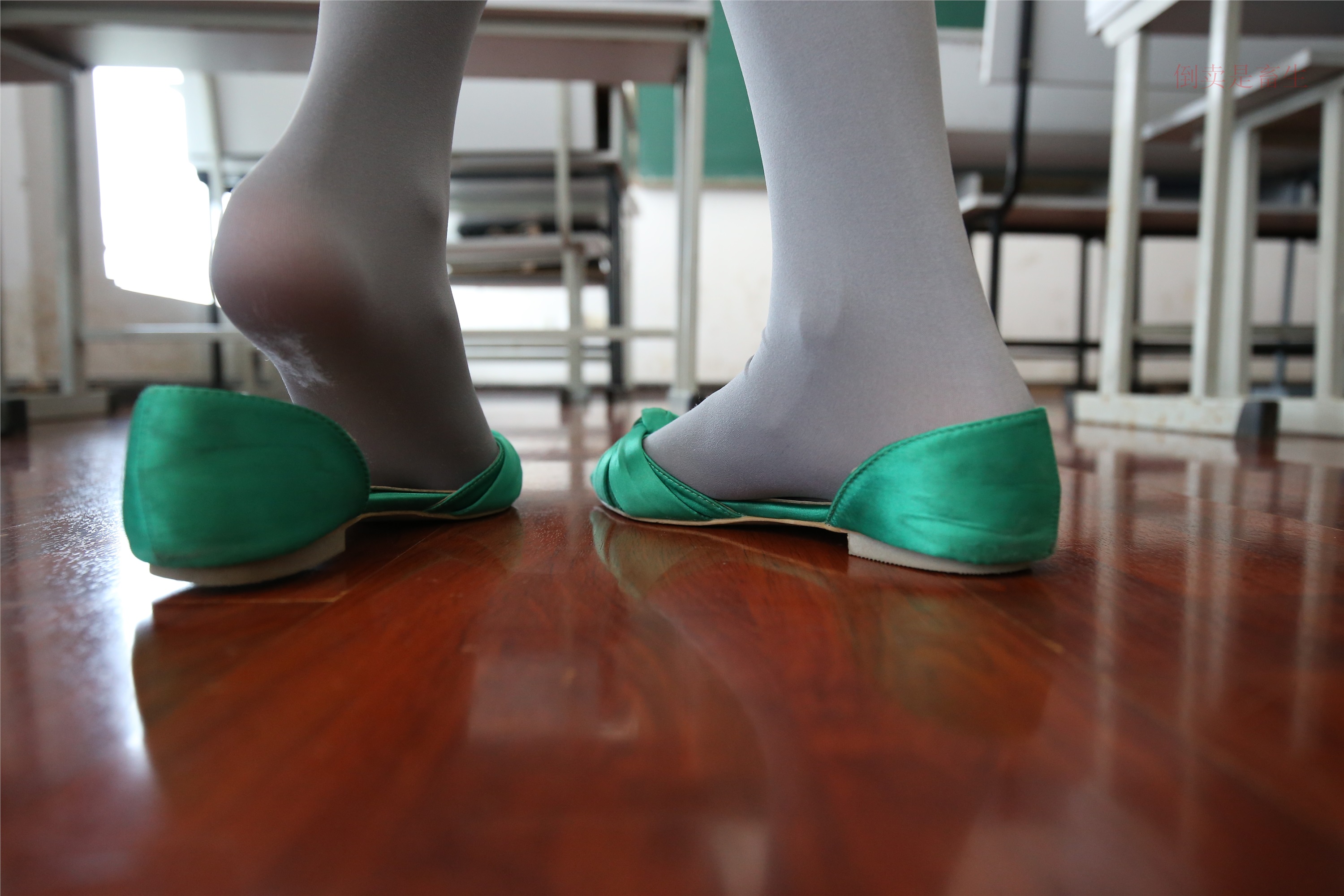 大西瓜美女图片 Z6-2 模特1 灰丝热705P5