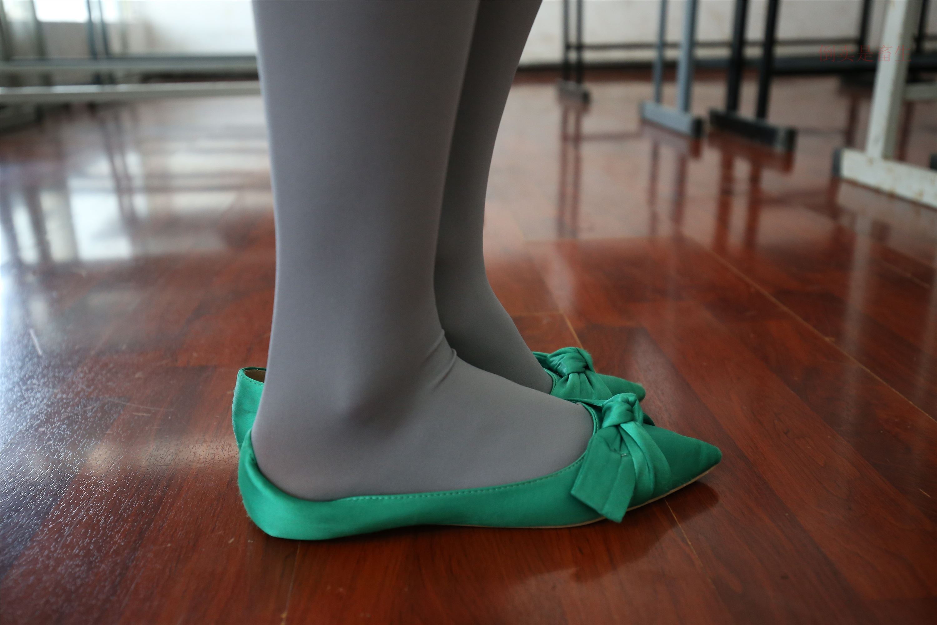 大西瓜美女图片 Z6-2 模特1 灰丝热705P5