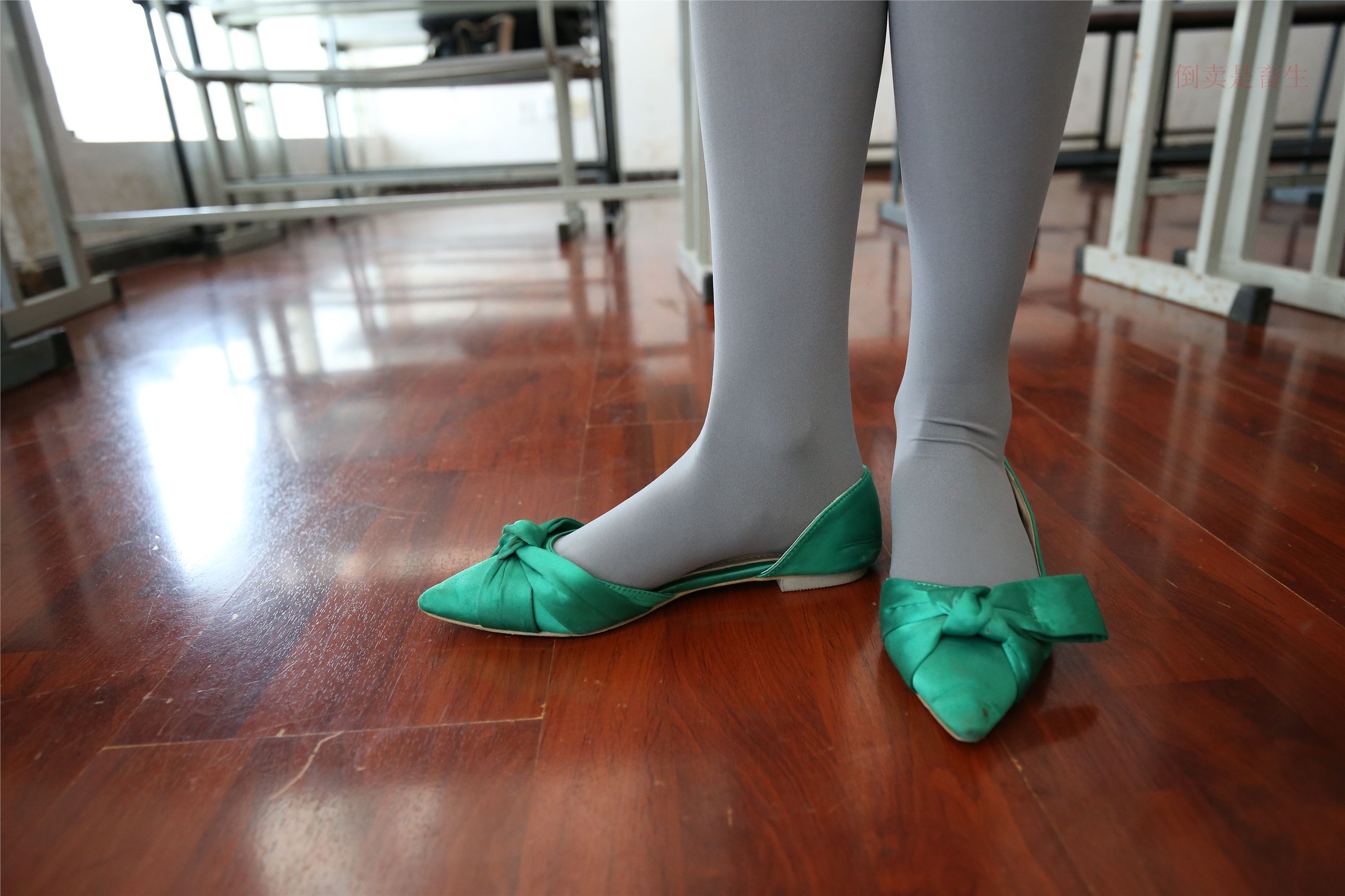 大西瓜美女图片 Z6-2 模特1 灰丝热705P5