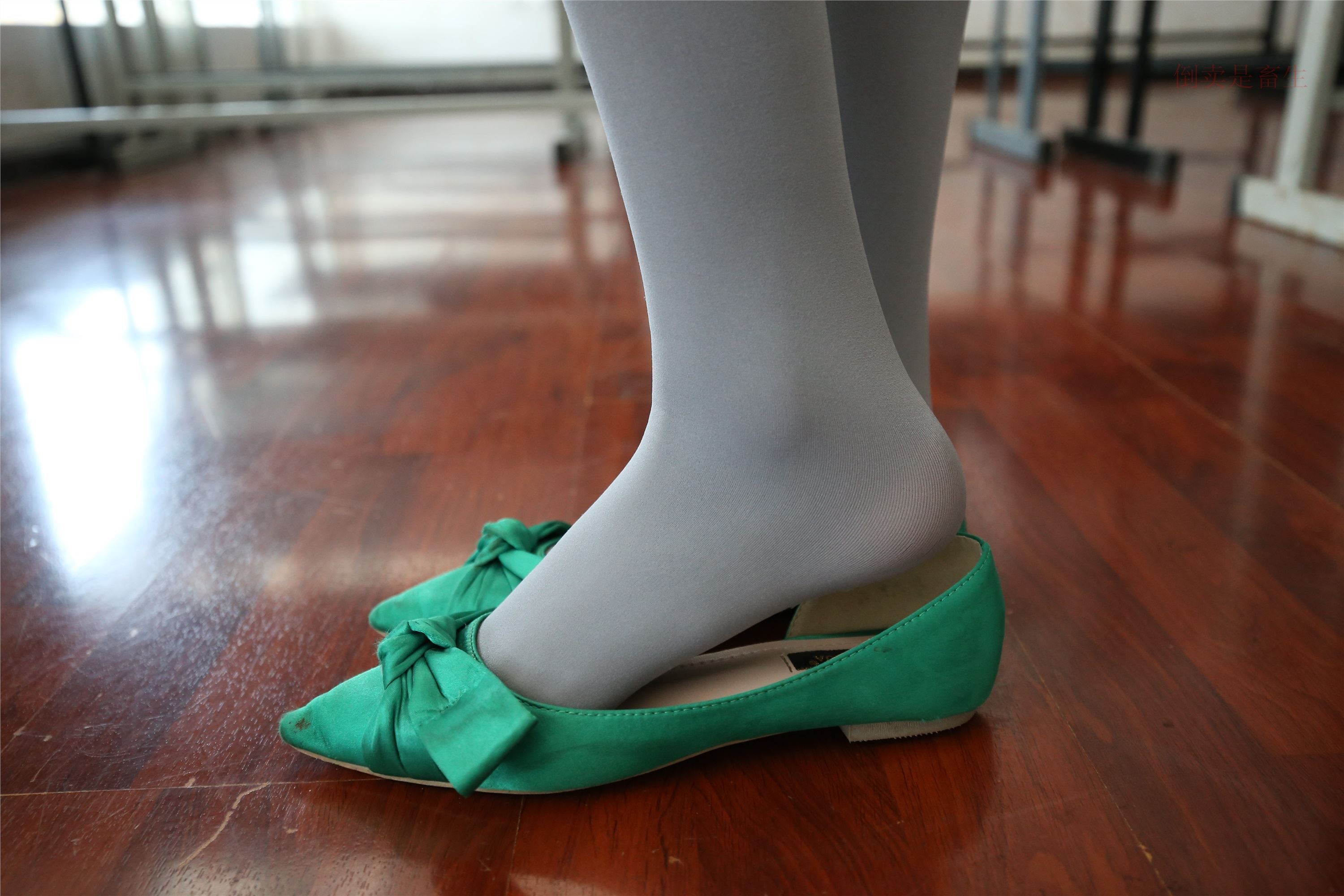 大西瓜美女图片 Z6-2 模特1 灰丝热705P5