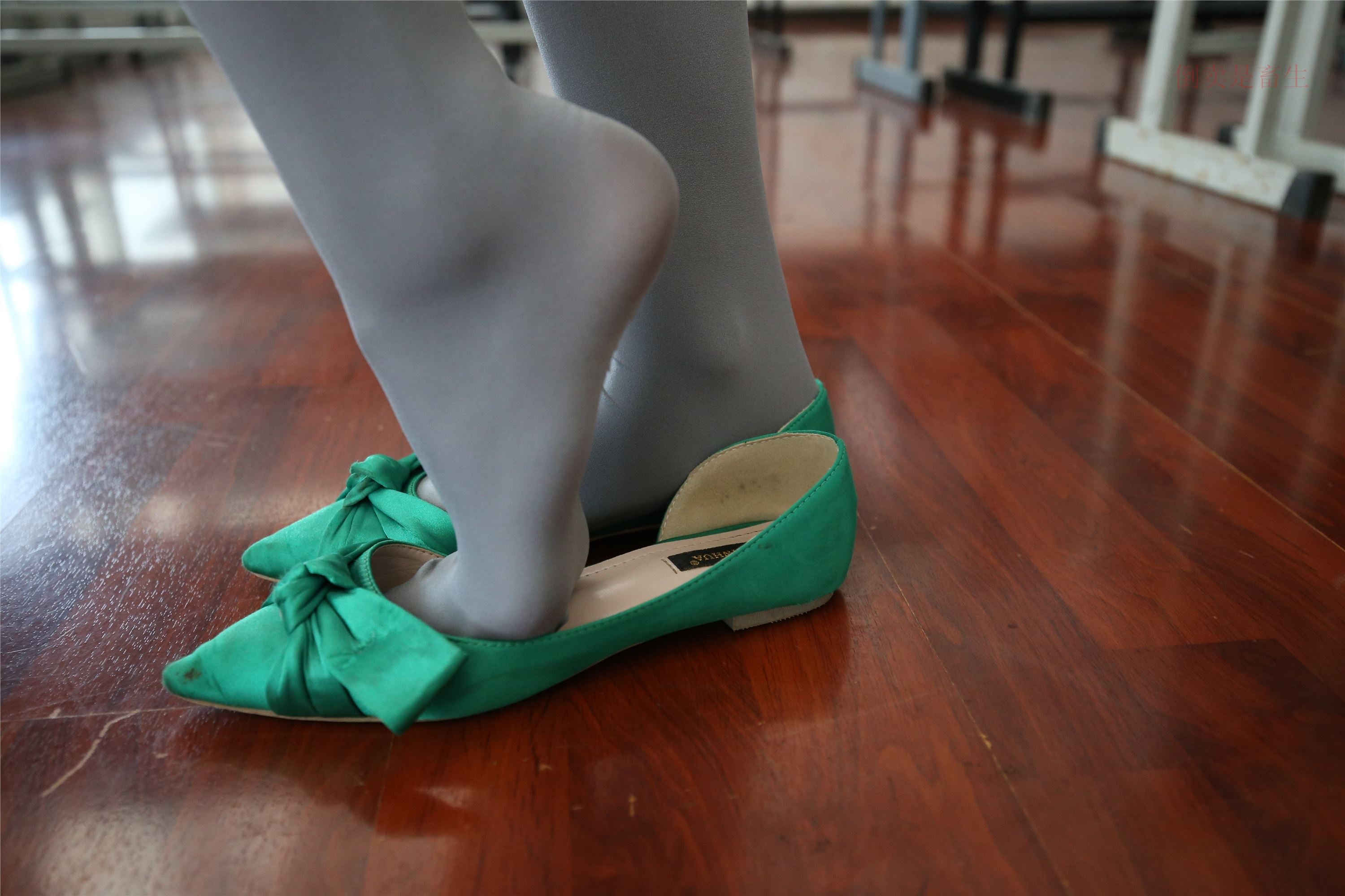 大西瓜美女图片 Z6-2 模特1 灰丝热705P5