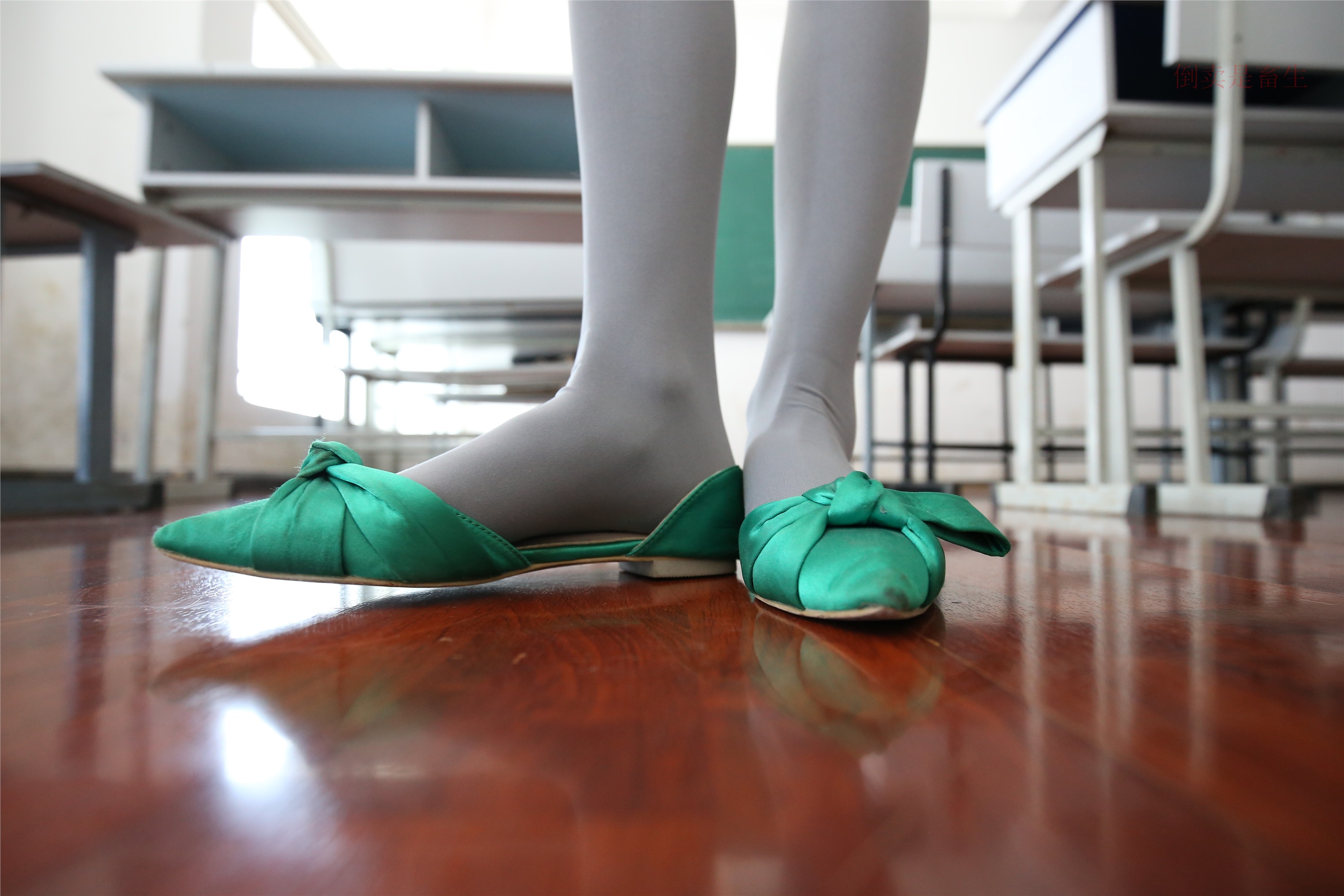 大西瓜美女图片 Z6-2 模特1 灰丝热705P5