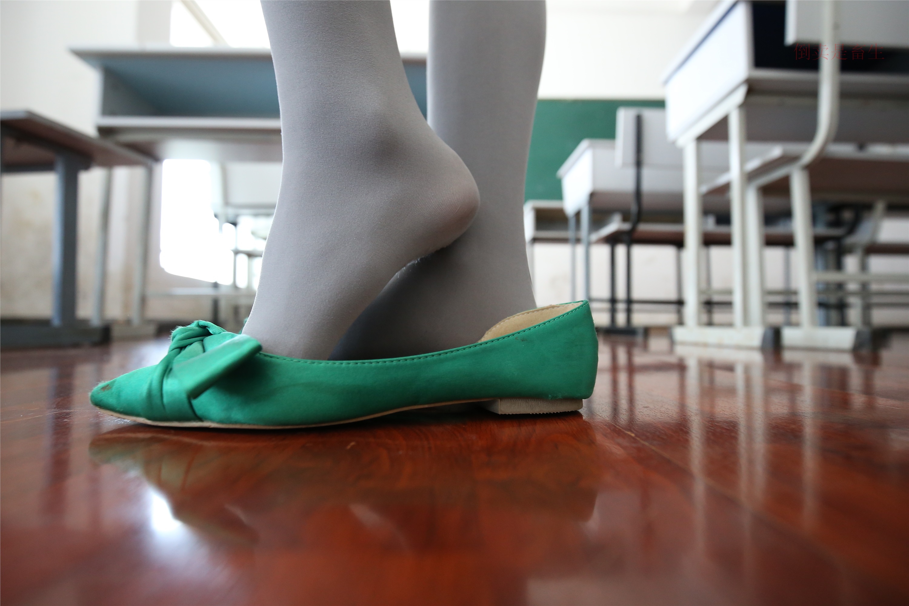 大西瓜美女图片 Z6-2 模特1 灰丝热705P5