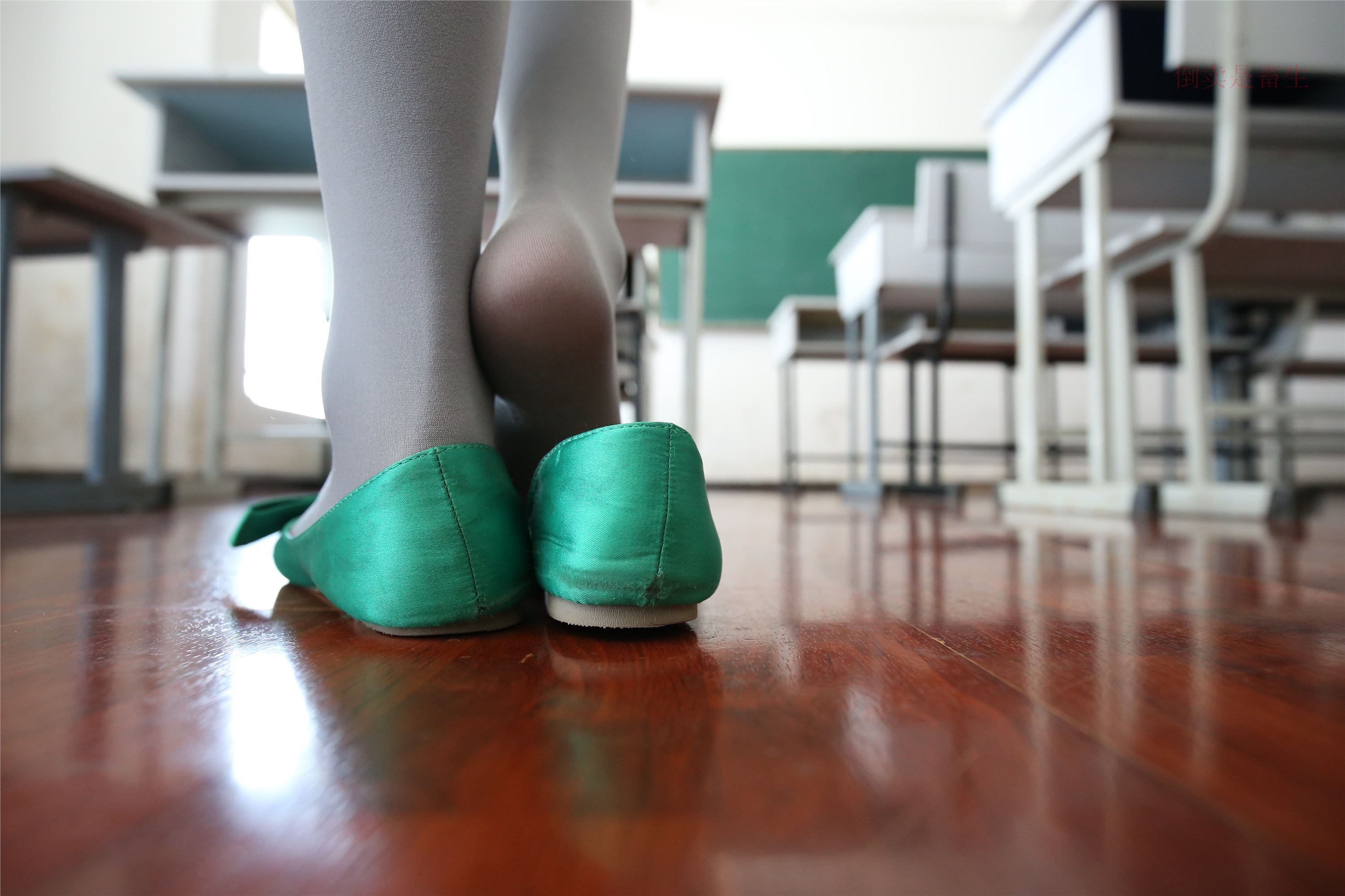 大西瓜美女图片 Z6-2 模特1 灰丝热705P5