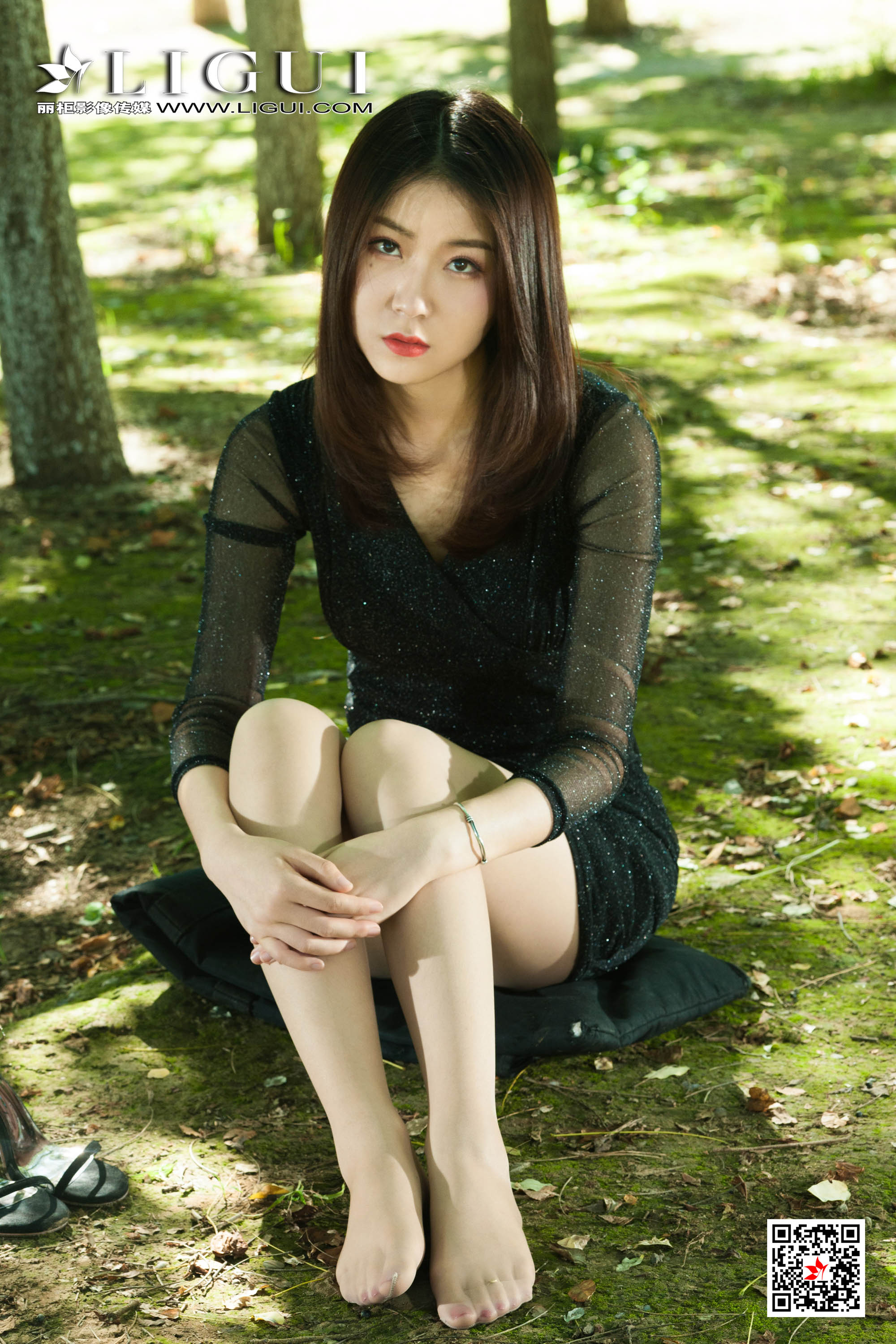 Ligui丽柜 2019.11.04《野外遇娇丝》虫虫