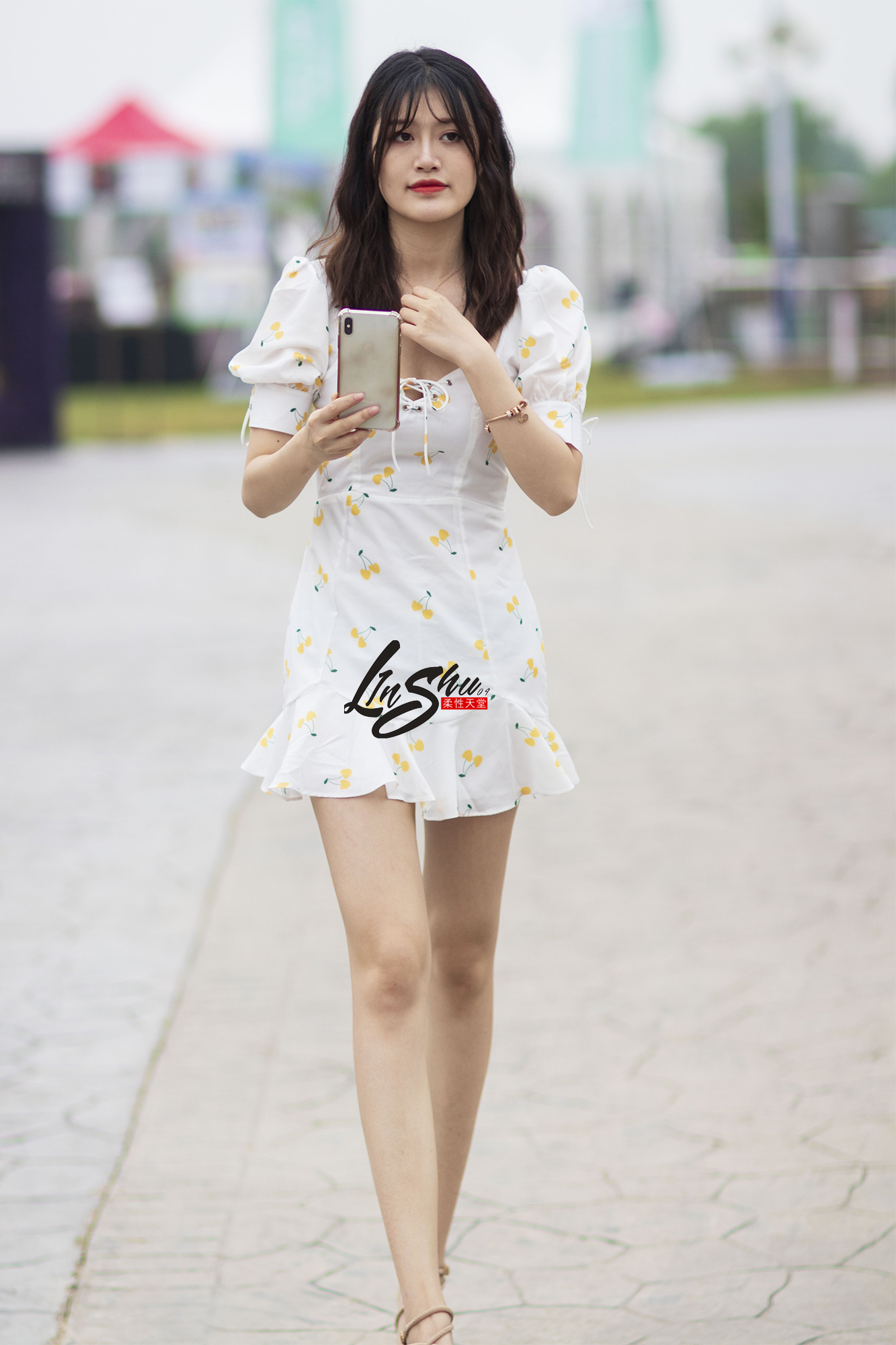 柔性天堂  – 白色碎花短裙美腿