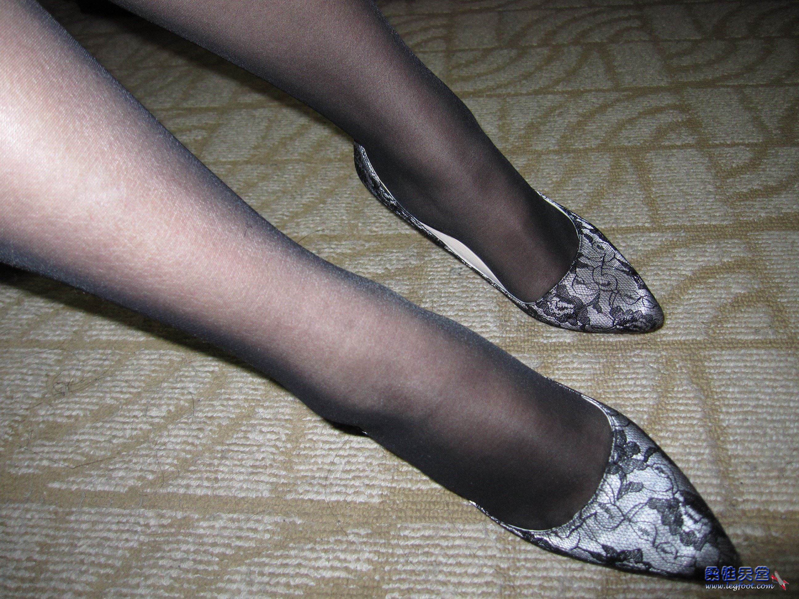 柔性天堂  – 开裆黑丝少妇