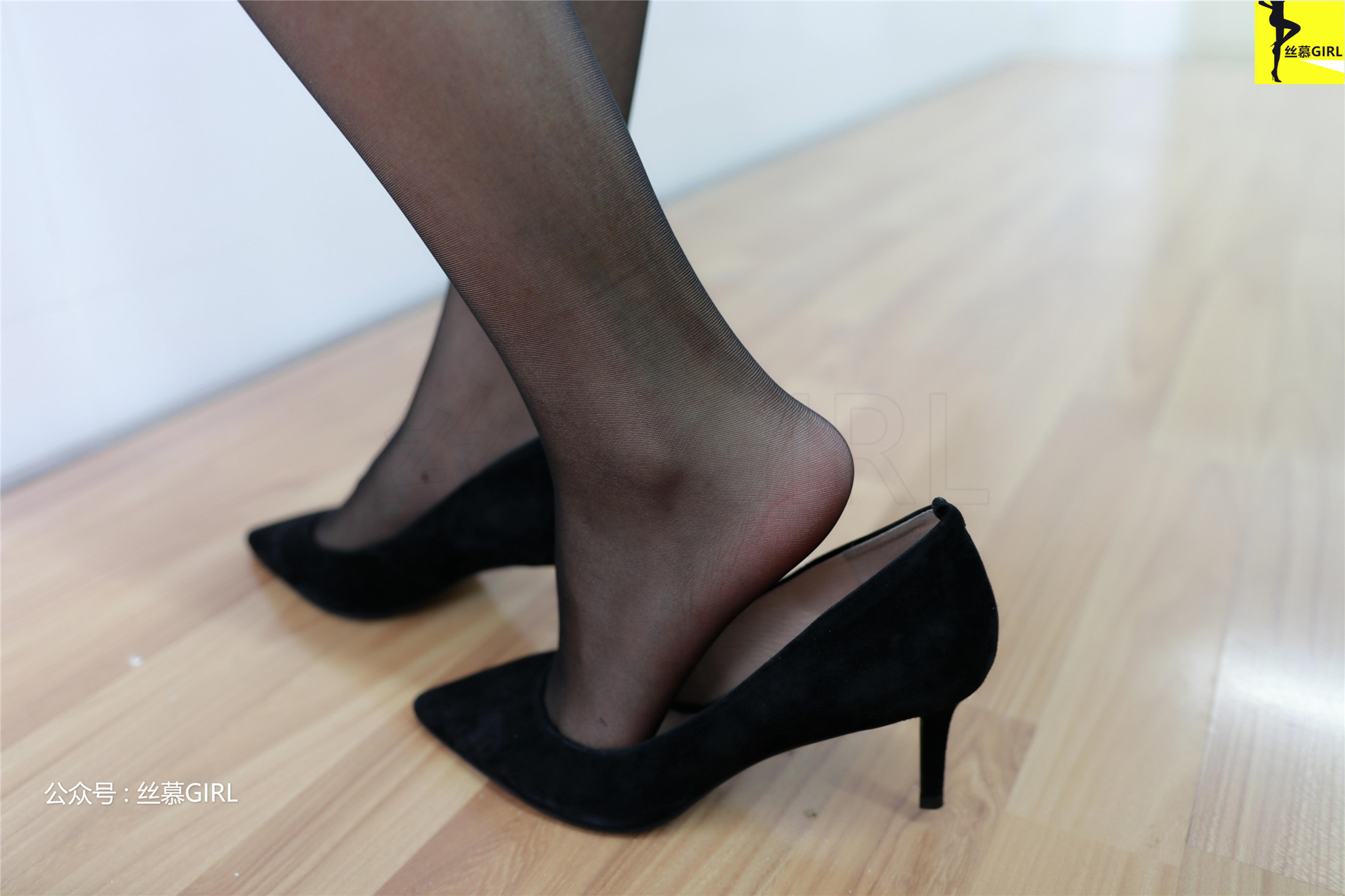 丝慕写真 第021期 模特：双双《作业交了吗》