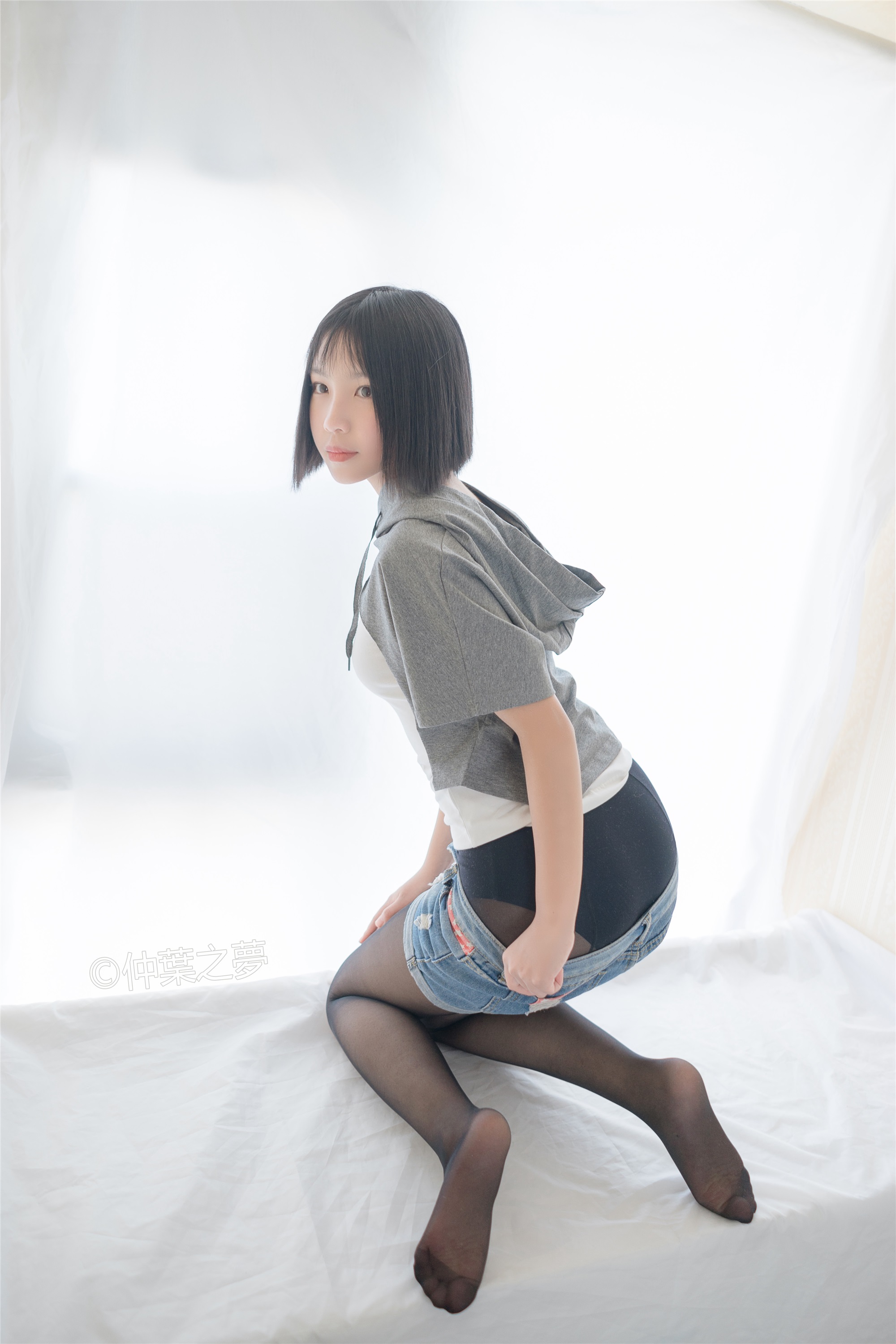 轻兰映画 Grand.003 鹿野奈绪 包臀黑丝