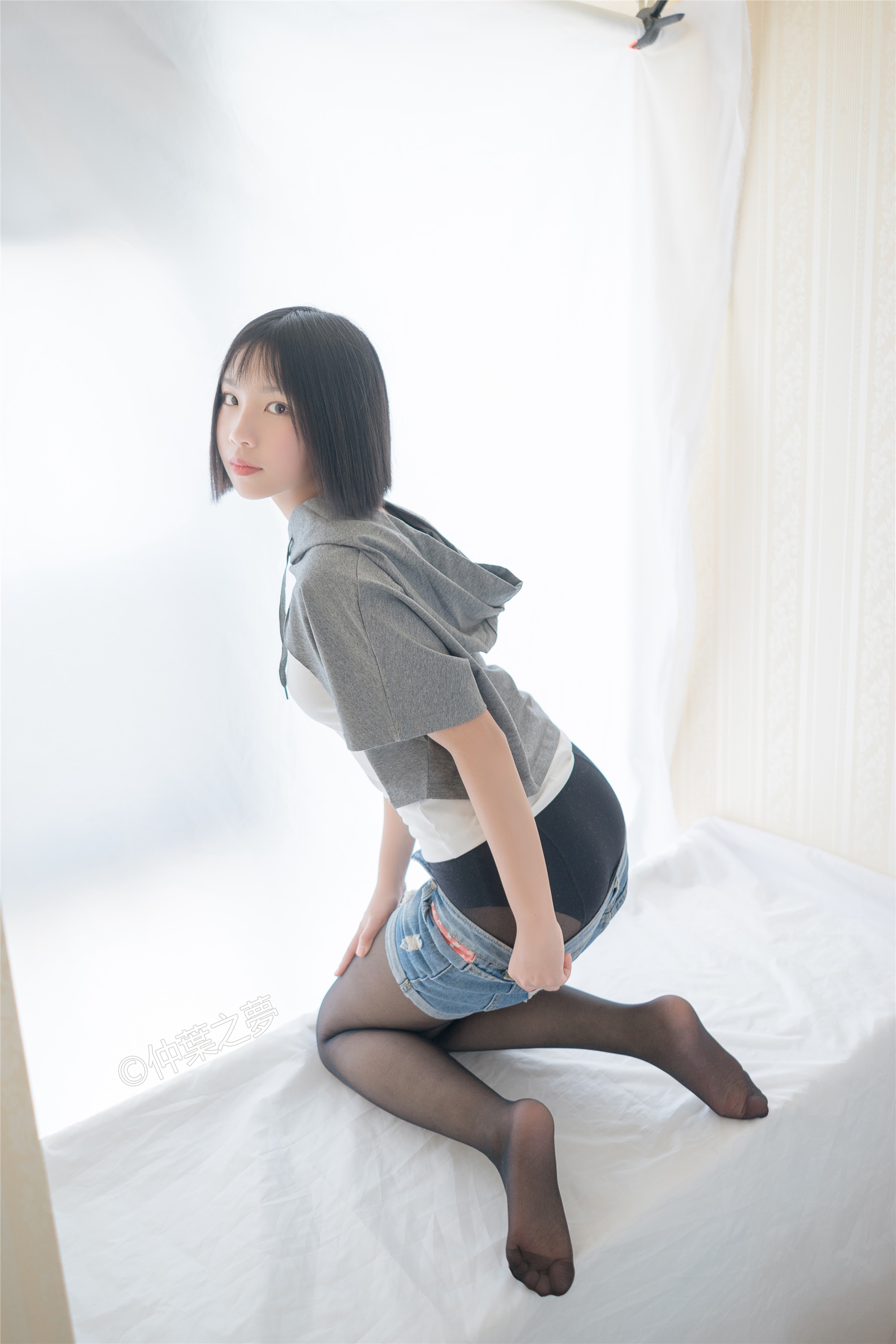 轻兰映画 Grand.003 鹿野奈绪 包臀黑丝