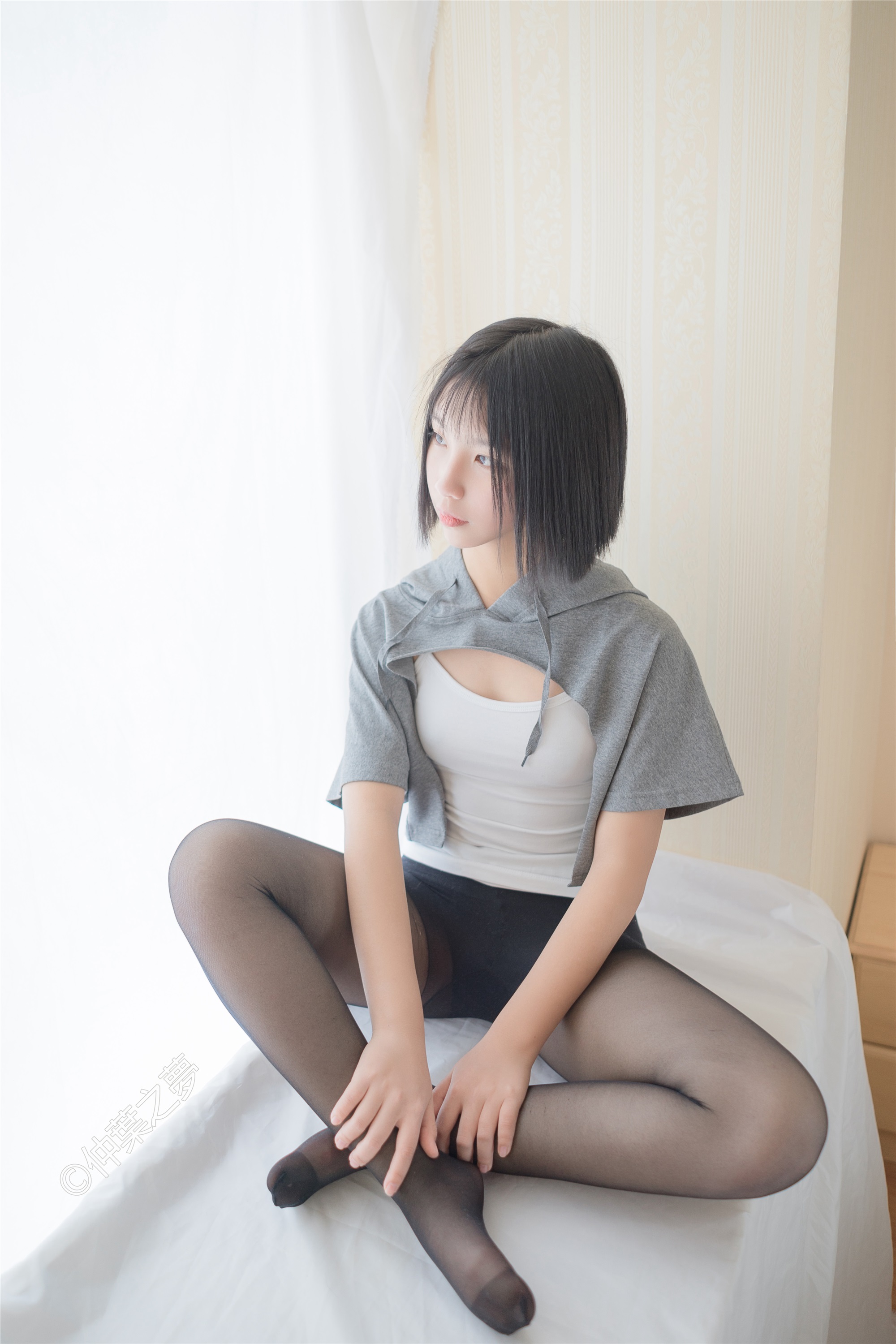 轻兰映画 Grand.003 鹿野奈绪 包臀黑丝