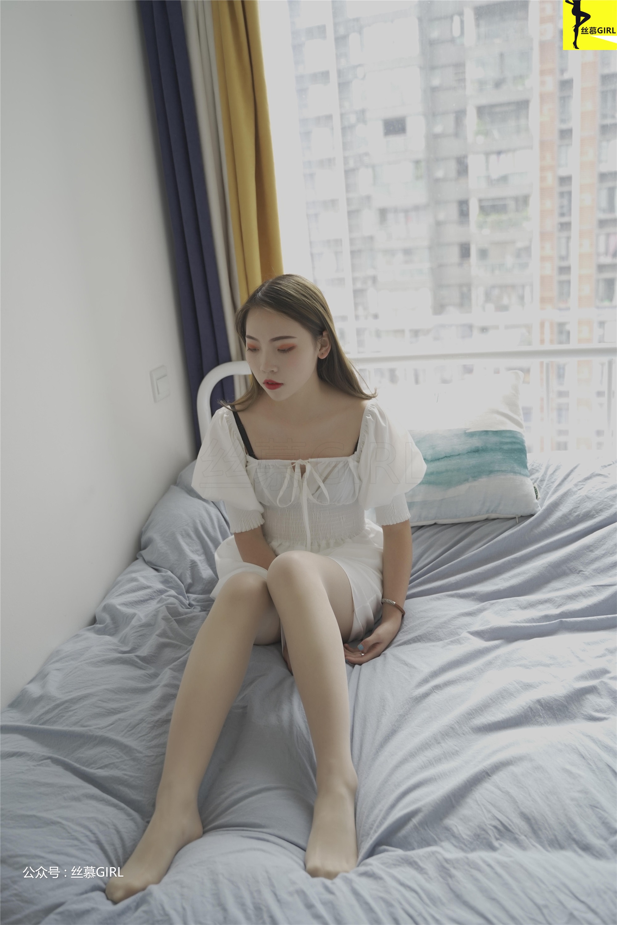 丝慕写真 第026期 模特：静静&Miya《白里黑还是黑里白》