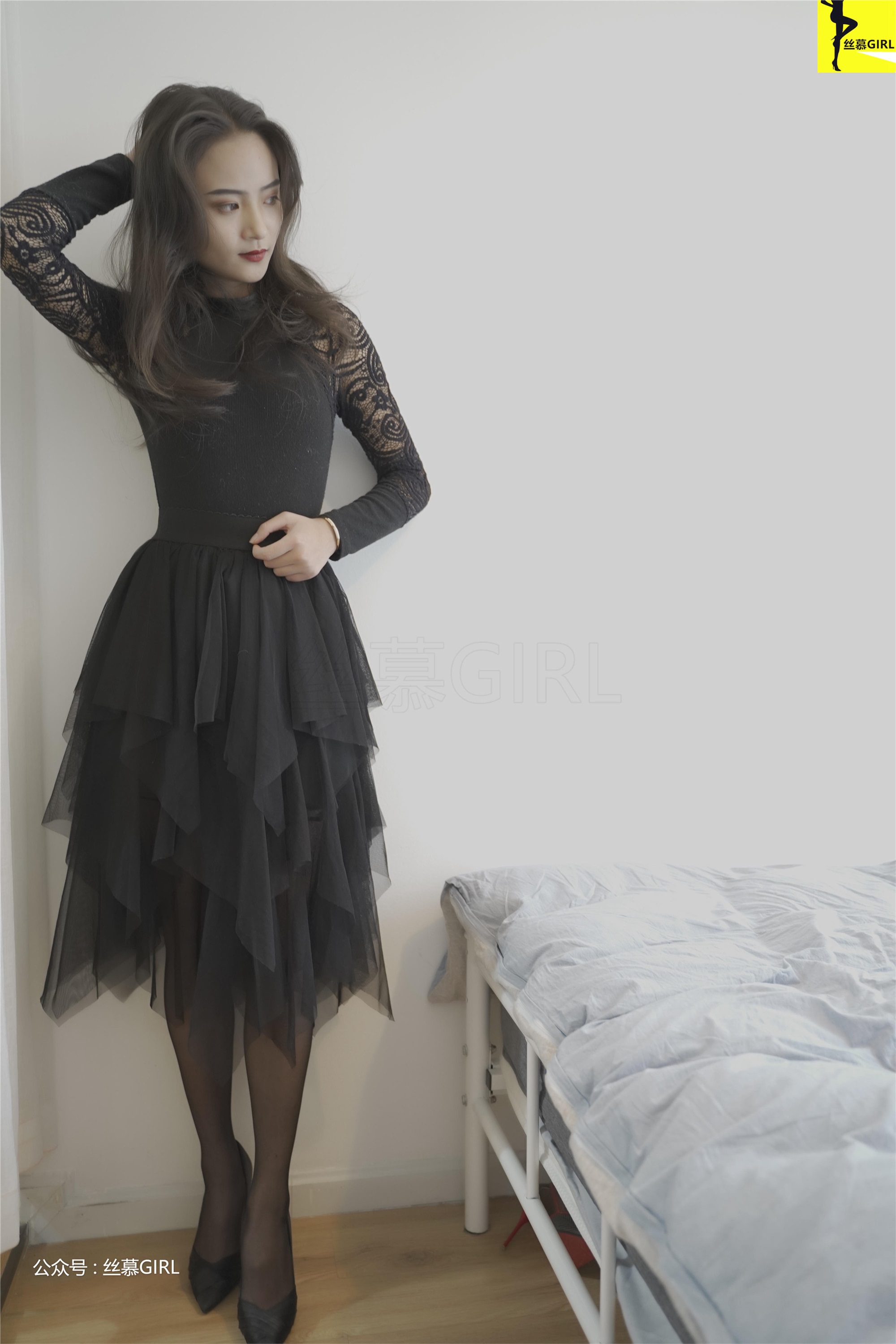 丝慕写真 第026期 模特：静静&Miya《白里黑还是黑里白》