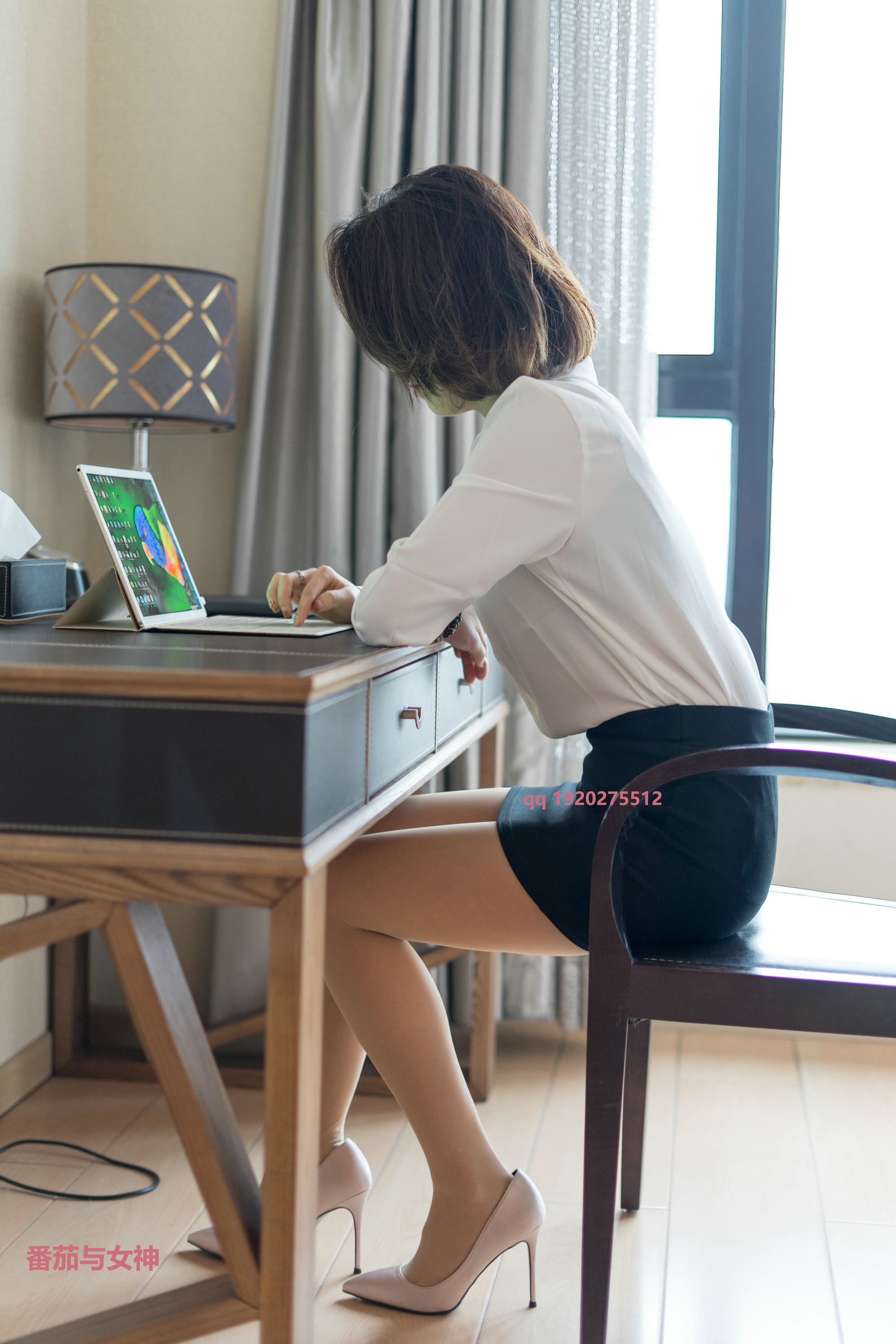 番茄与女神 木子的小包裙