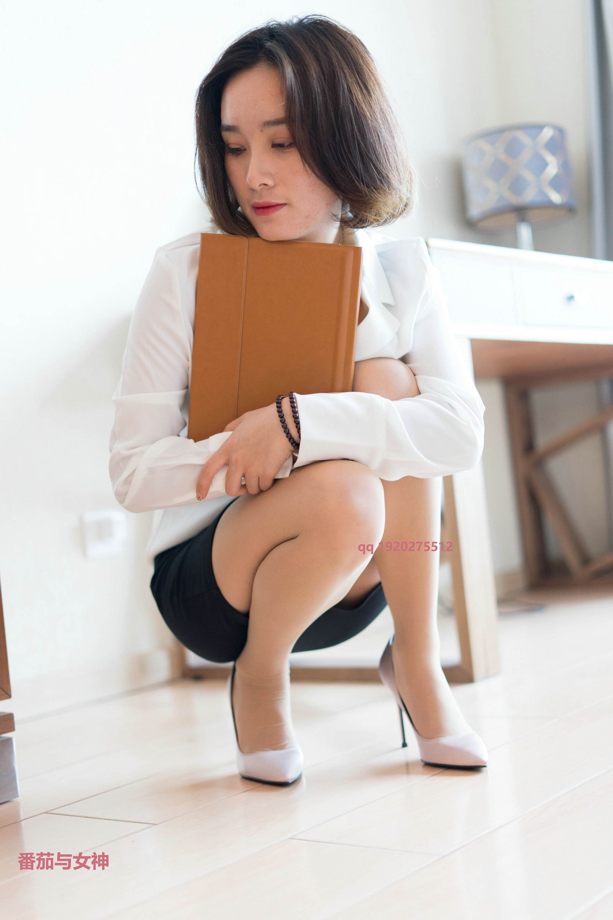 番茄与女神 木子的小包裙