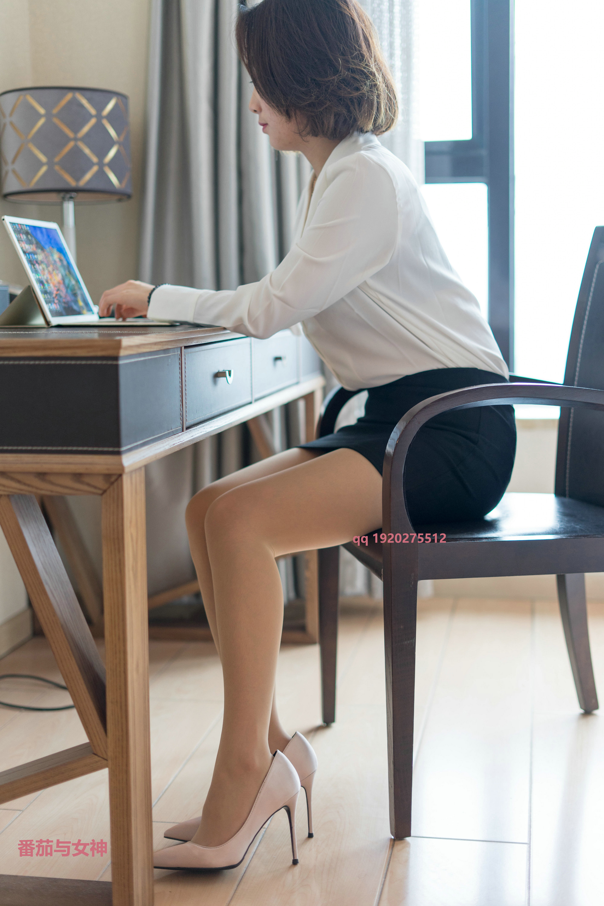 番茄与女神 木子的小包裙