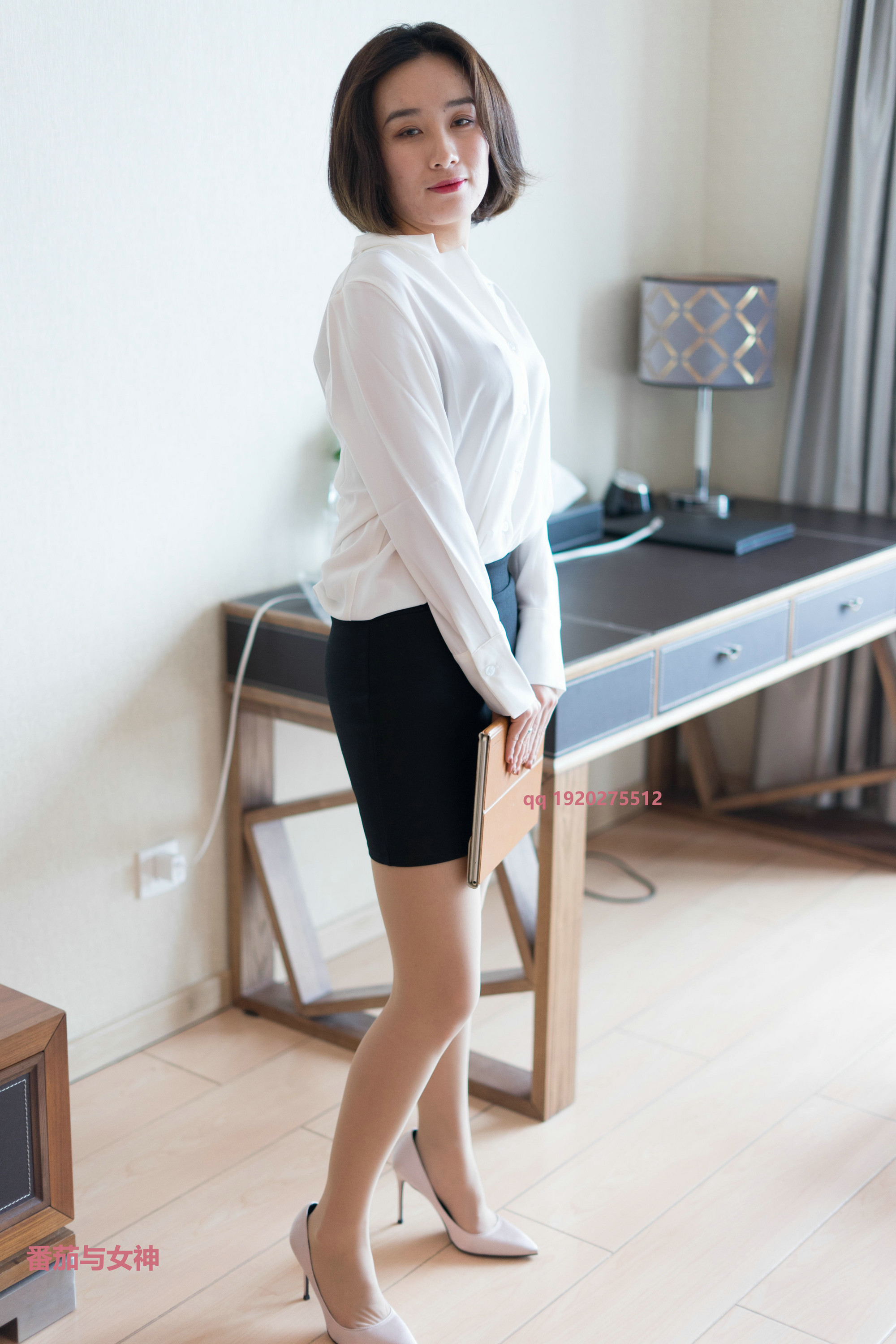 番茄与女神 木子的小包裙