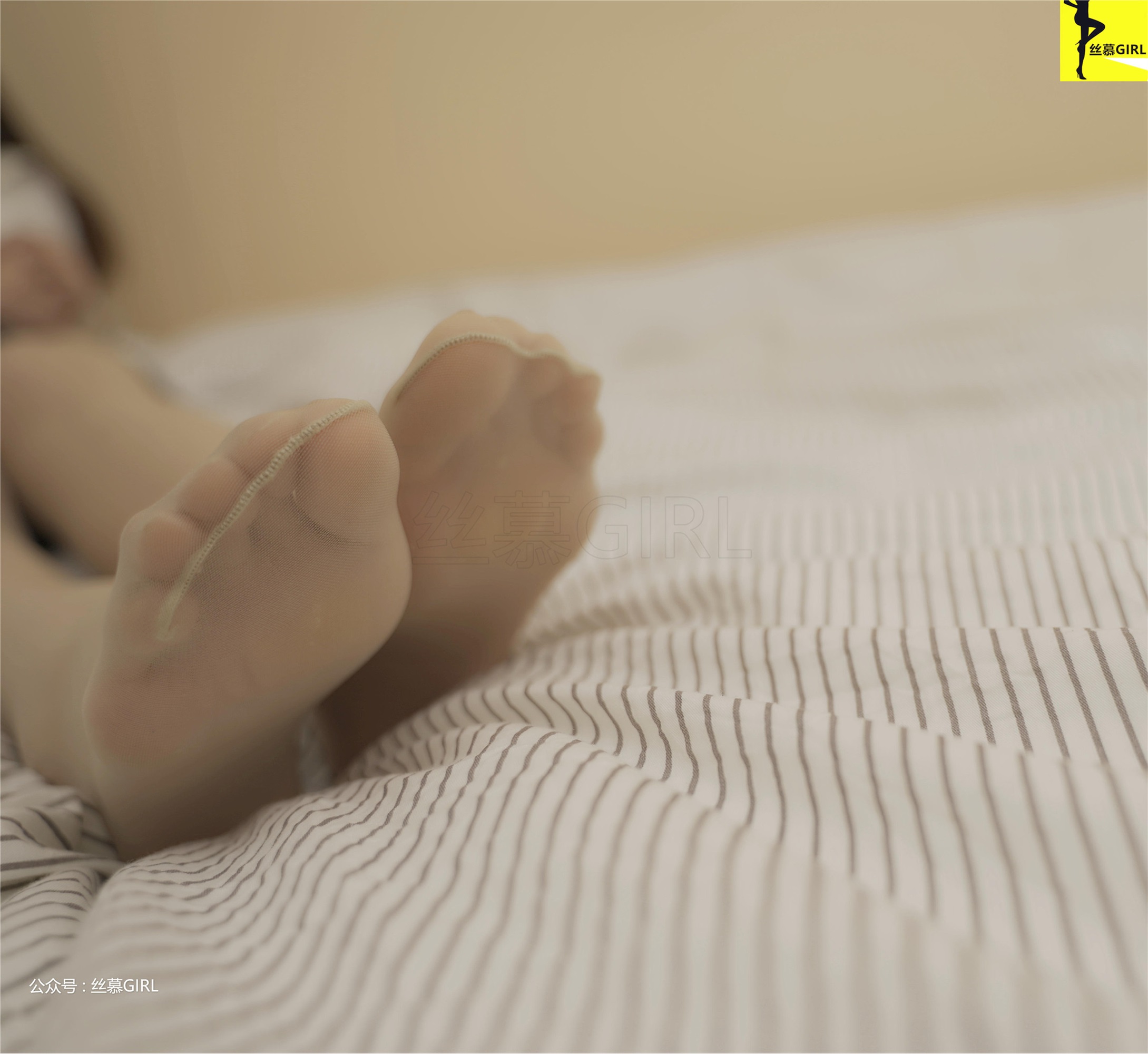 丝慕写真 第035期 模特：悦悦《赏丝悦目》