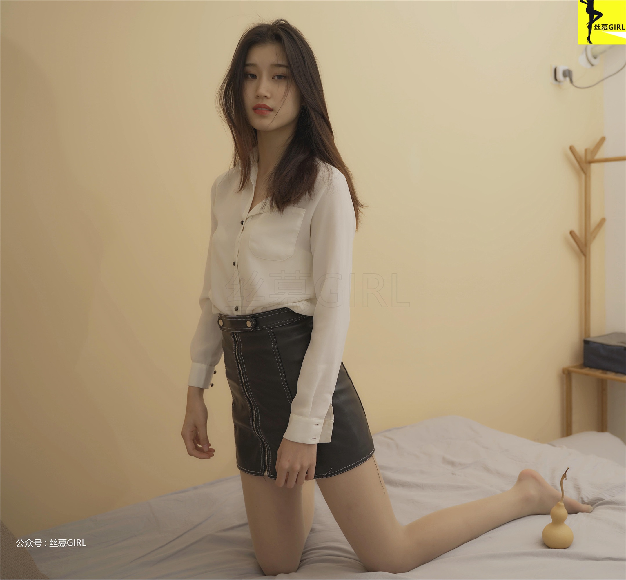 丝慕写真 第035期 模特：悦悦《赏丝悦目》