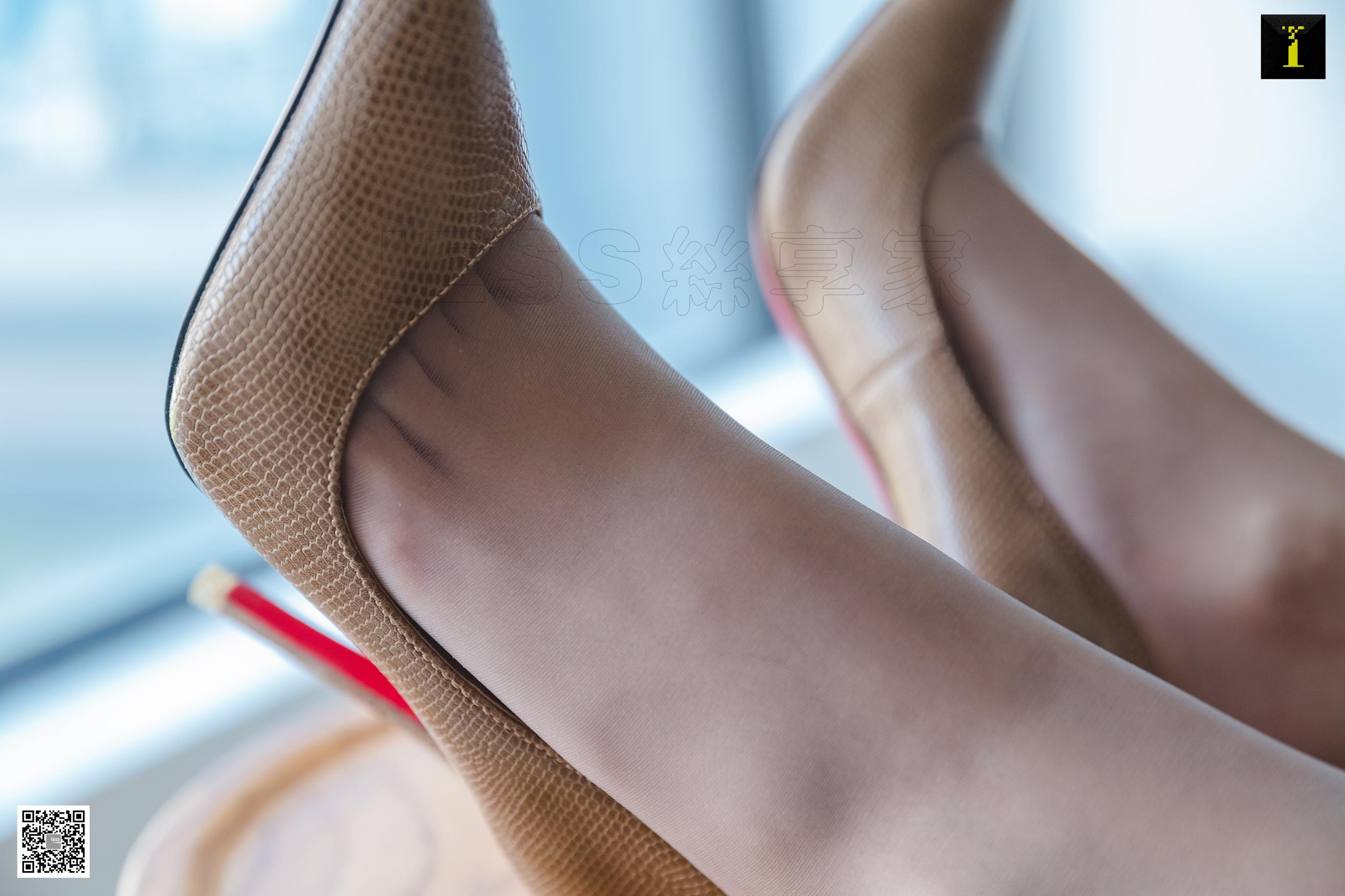 IESS异思趣向2019.11.11 丝享家614： 婉萍的青花旗袍