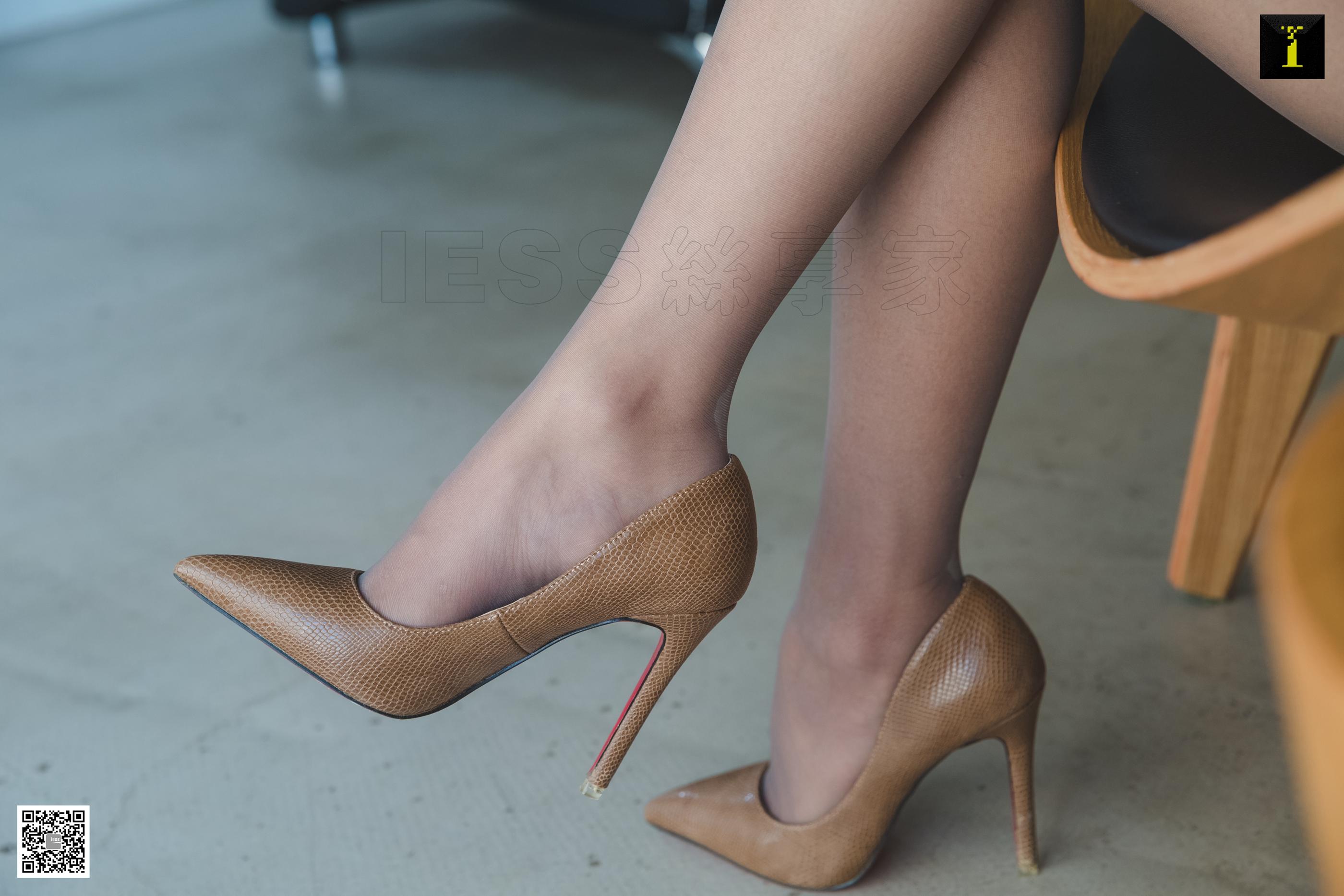 IESS异思趣向2019.11.11 丝享家614： 婉萍的青花旗袍