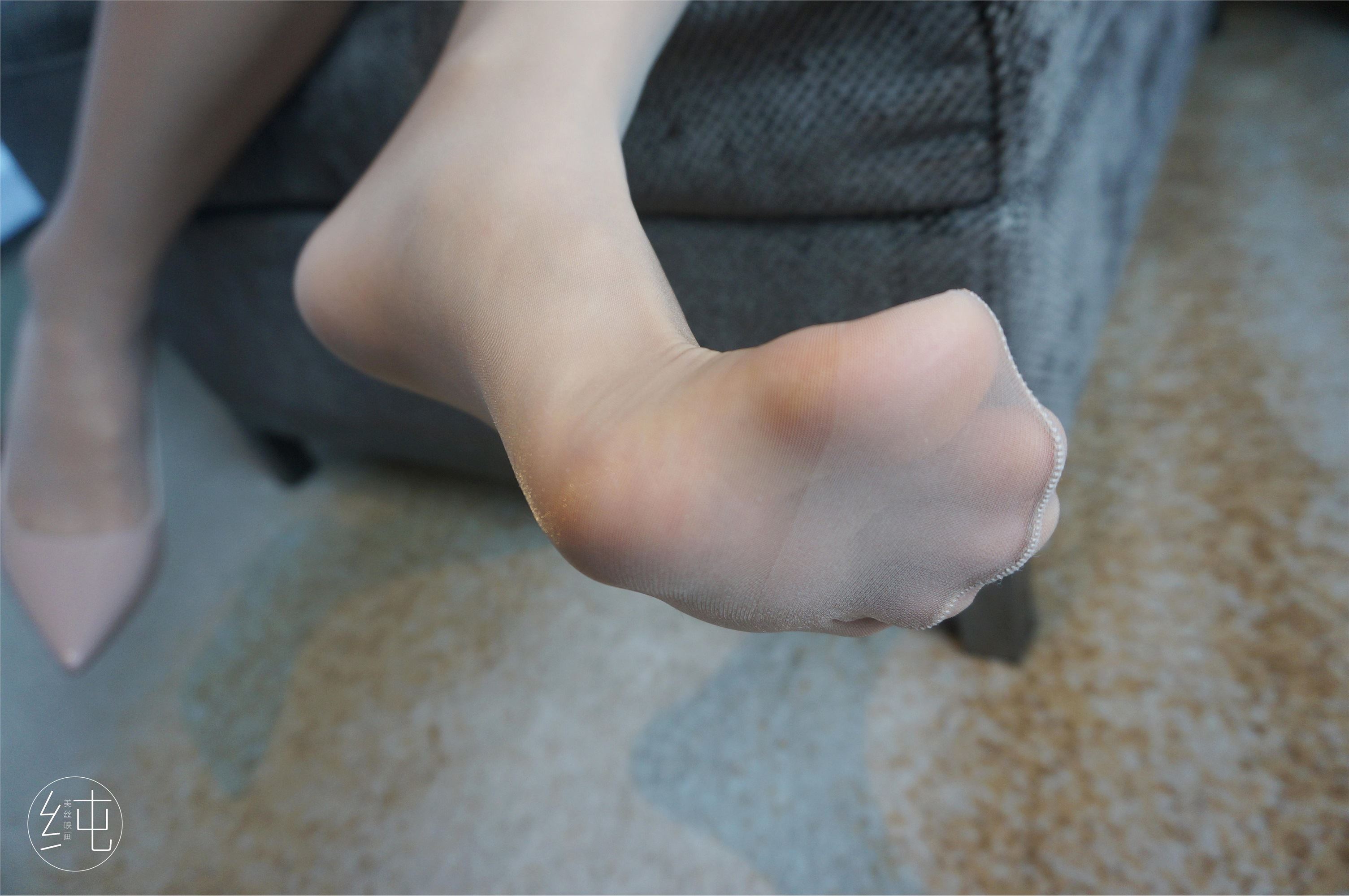 纯·美丝映画 Vol.02《小姐姐酒店浴袍肉丝》