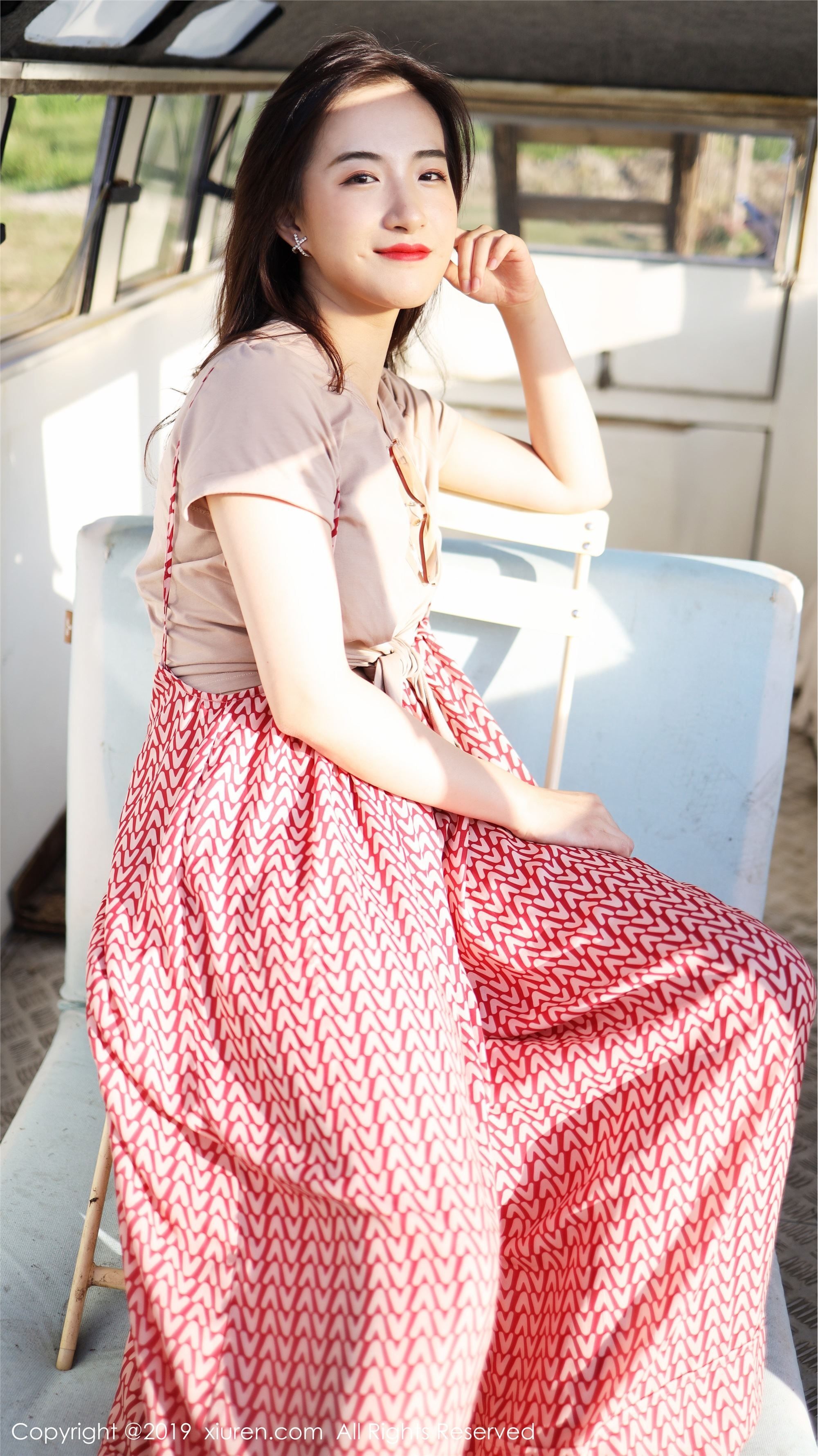 XIUREN秀人网 2019.10.11 No.1718 艺儿拿铁