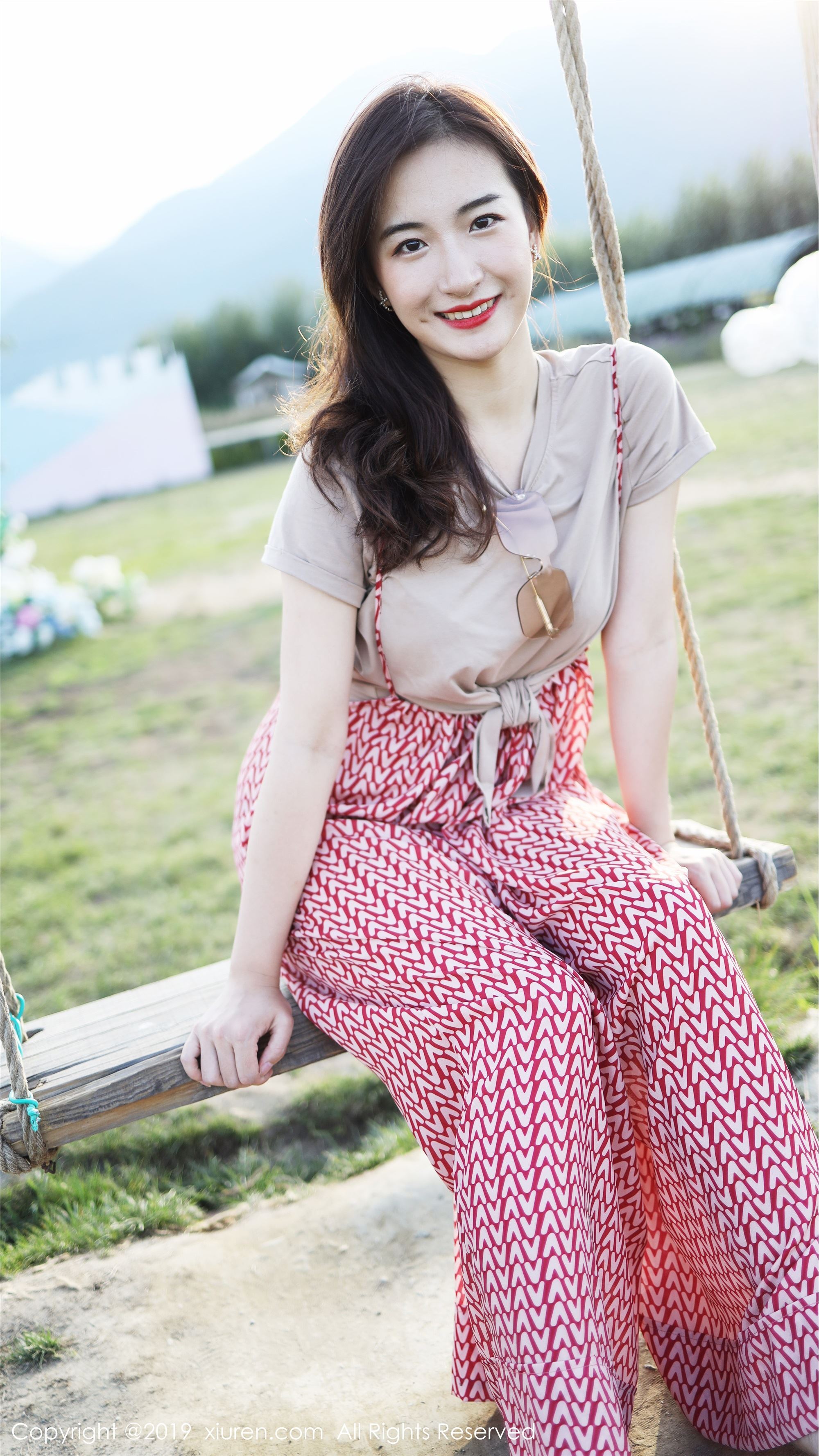 XIUREN秀人网 2019.10.11 No.1718 艺儿拿铁