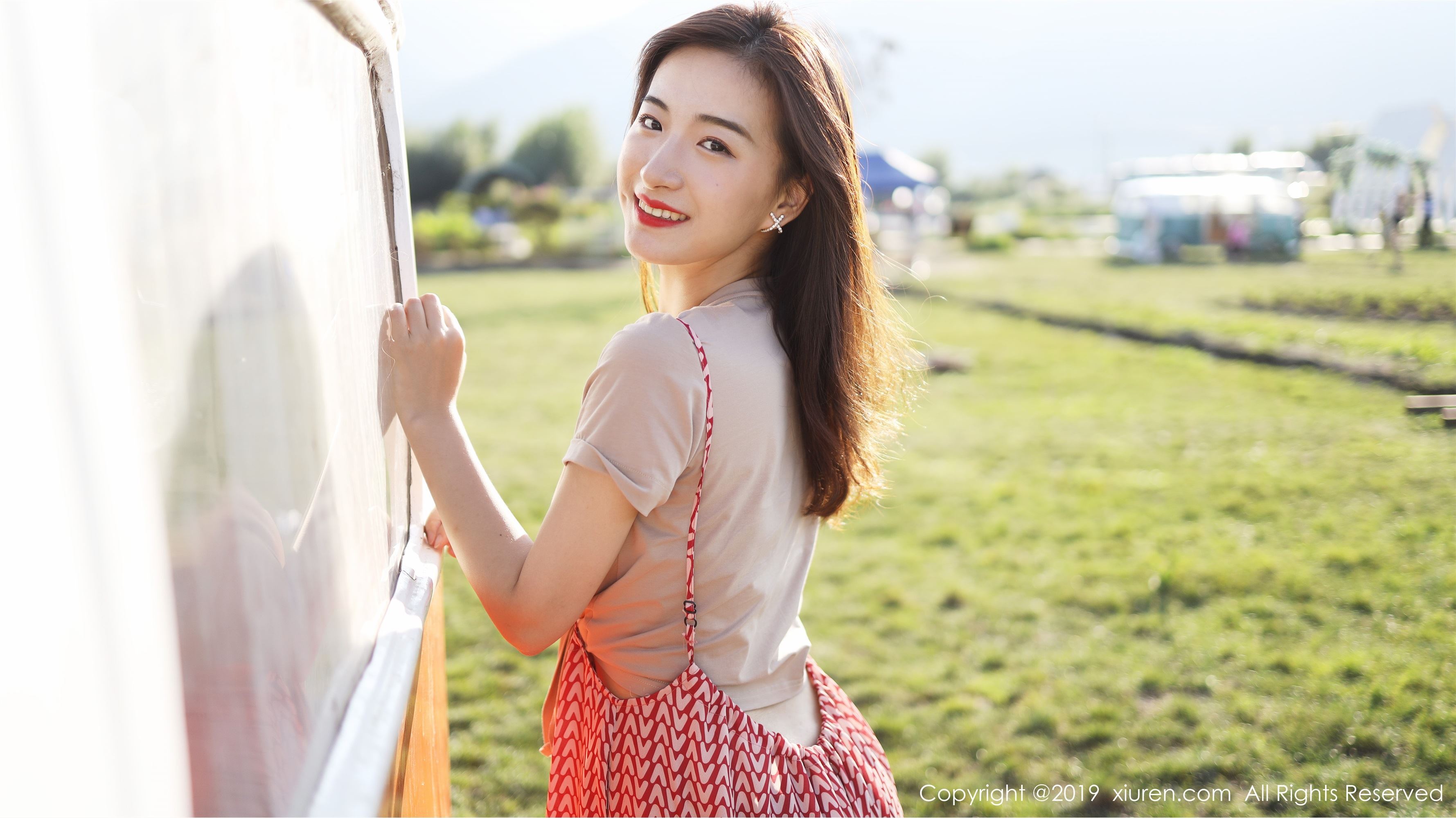 XIUREN秀人网 2019.10.11 No.1718 艺儿拿铁