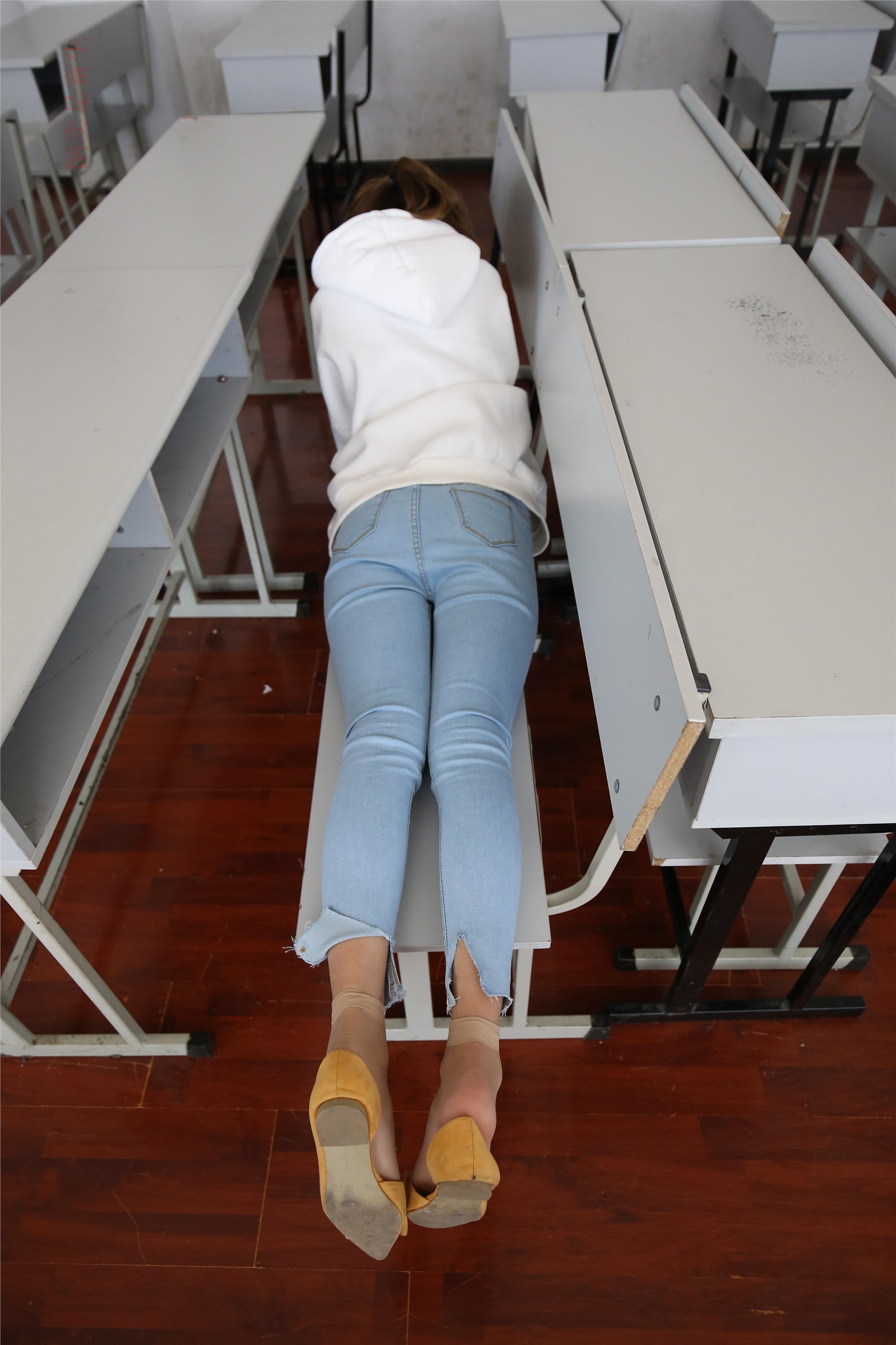 大西瓜美女图片 Z6-3 模特1 9牛仔短丝371p1