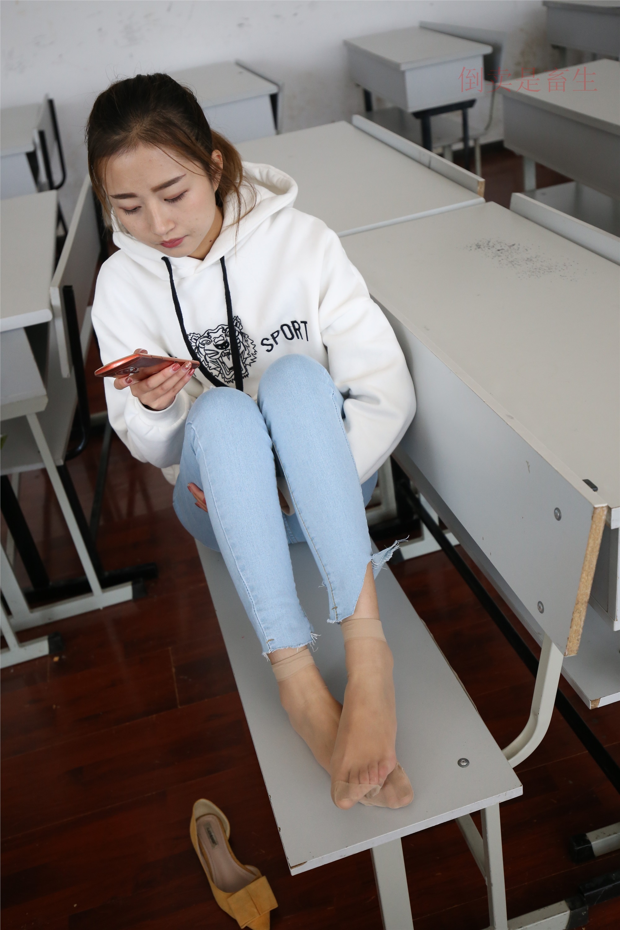 大西瓜美女图片 Z6-3 模特1 9牛仔短丝371p1