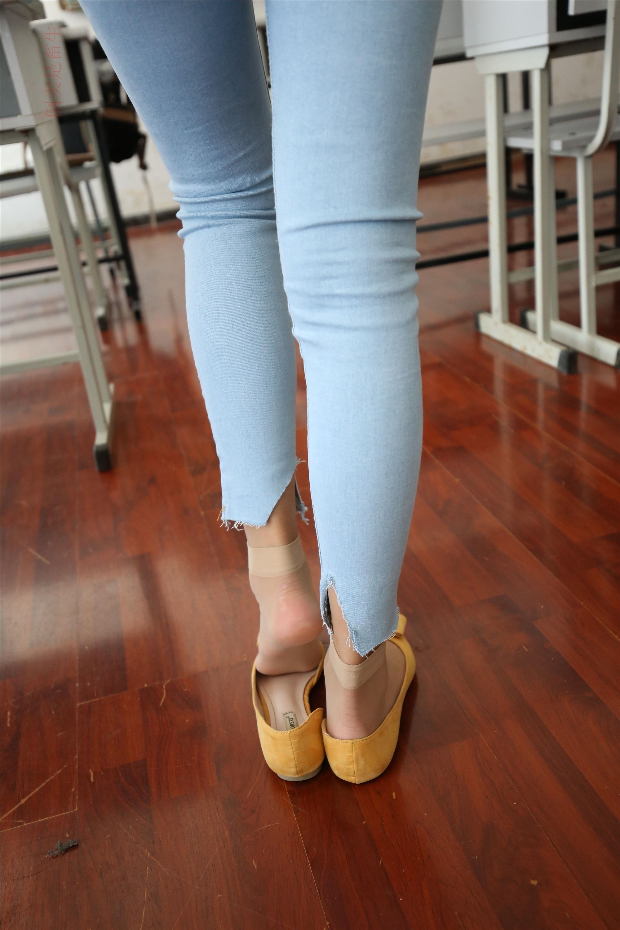 大西瓜美女图片 Z6-3 模特1 9牛仔短丝371p1